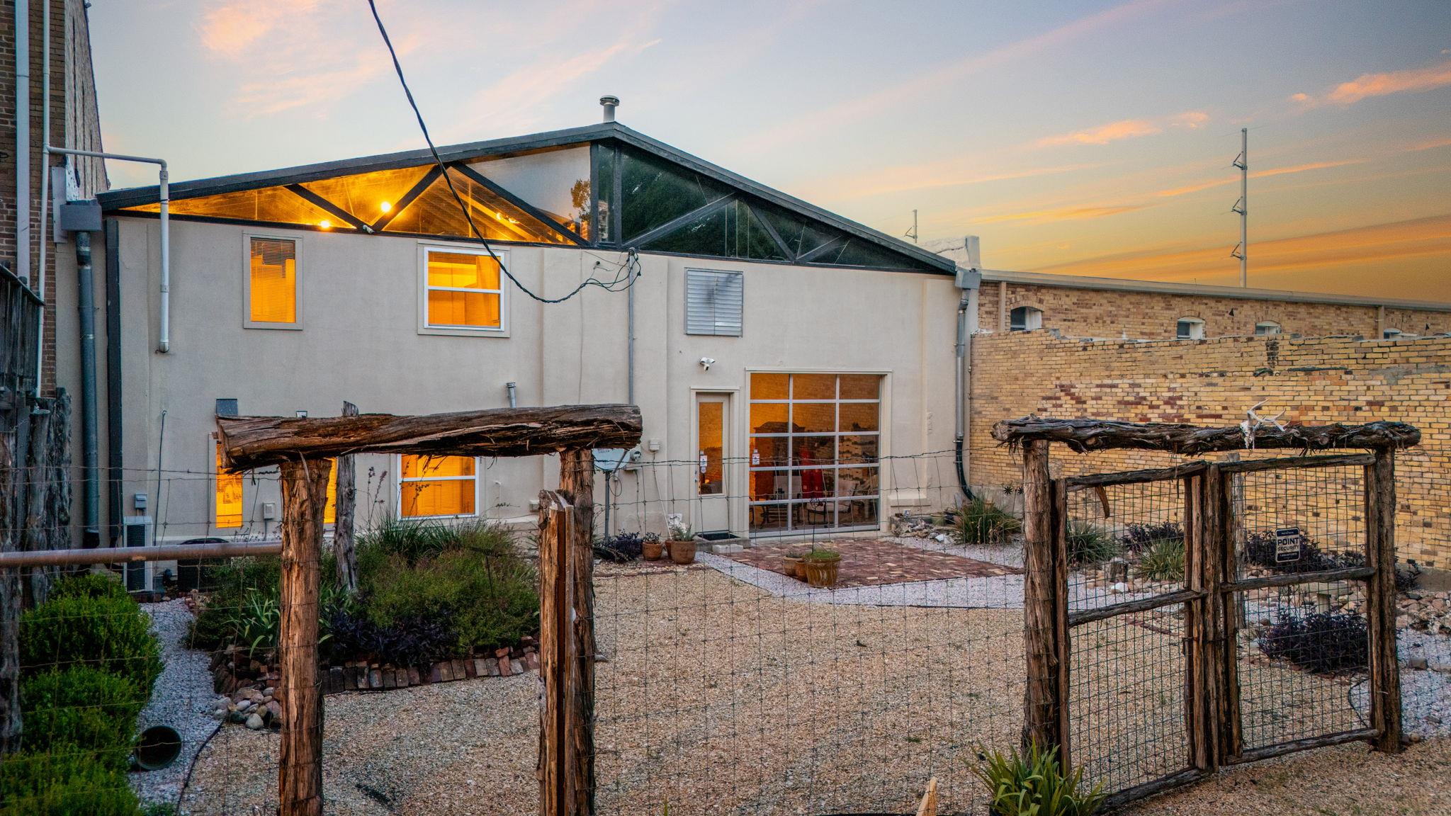 207 E Clark St, Bartlett, TX 76511