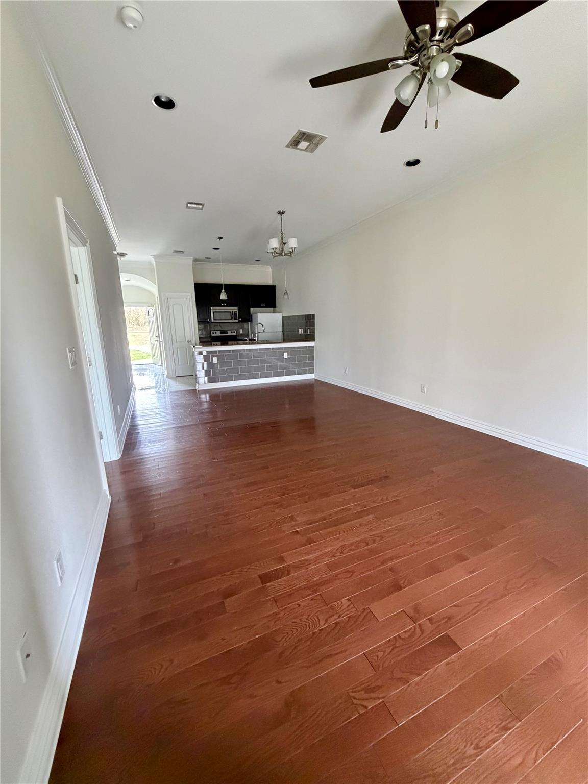 398 Mesa Dr # B, Del Valle, TX 78617