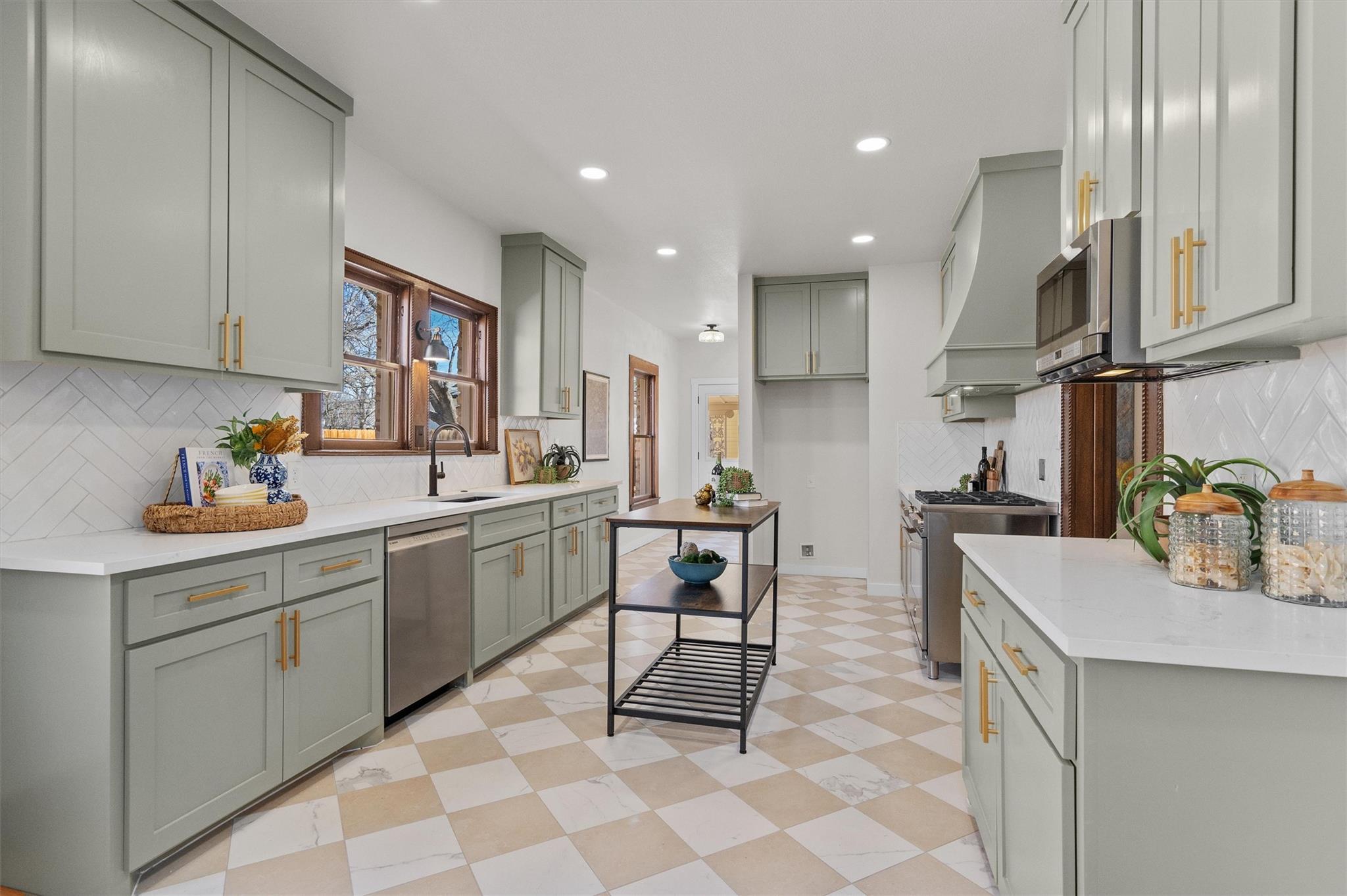 1605 S Austin Ave, Georgetown, TX 78626