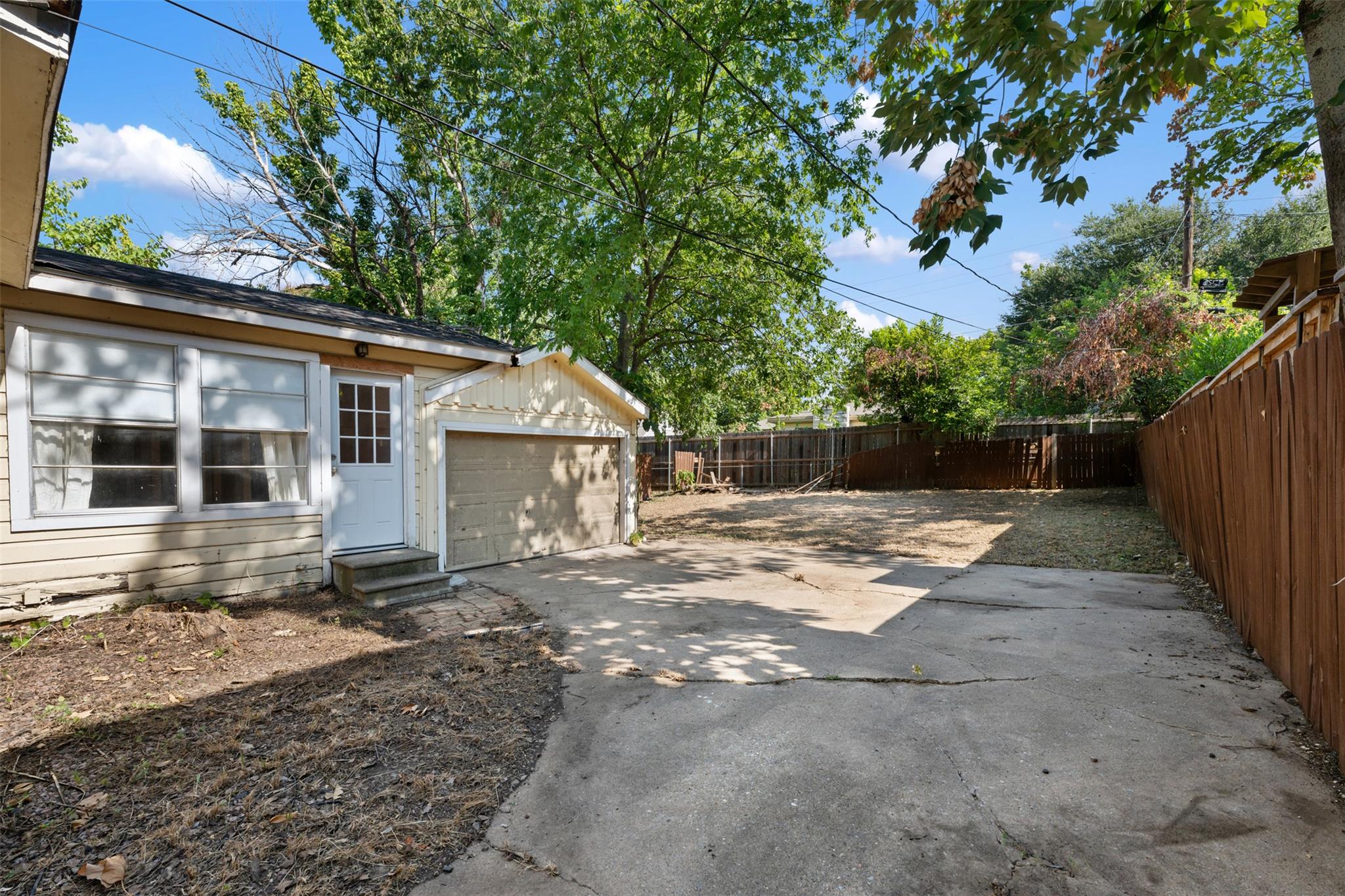 1910 W 33rd St, Austin, TX 78703