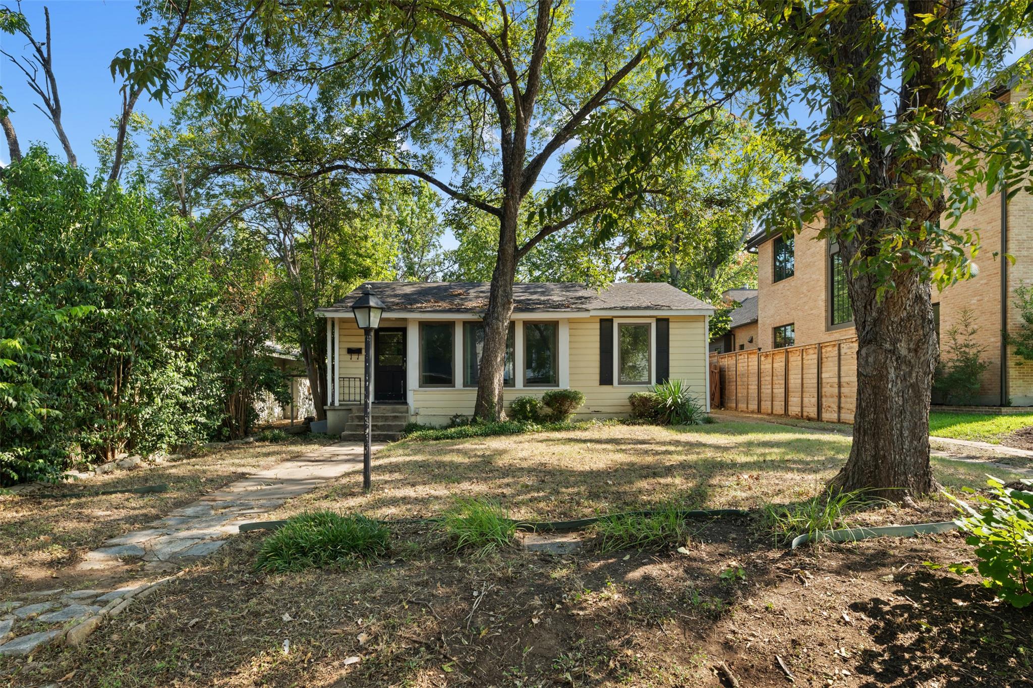 1910 W 33rd St, Austin, TX 78703