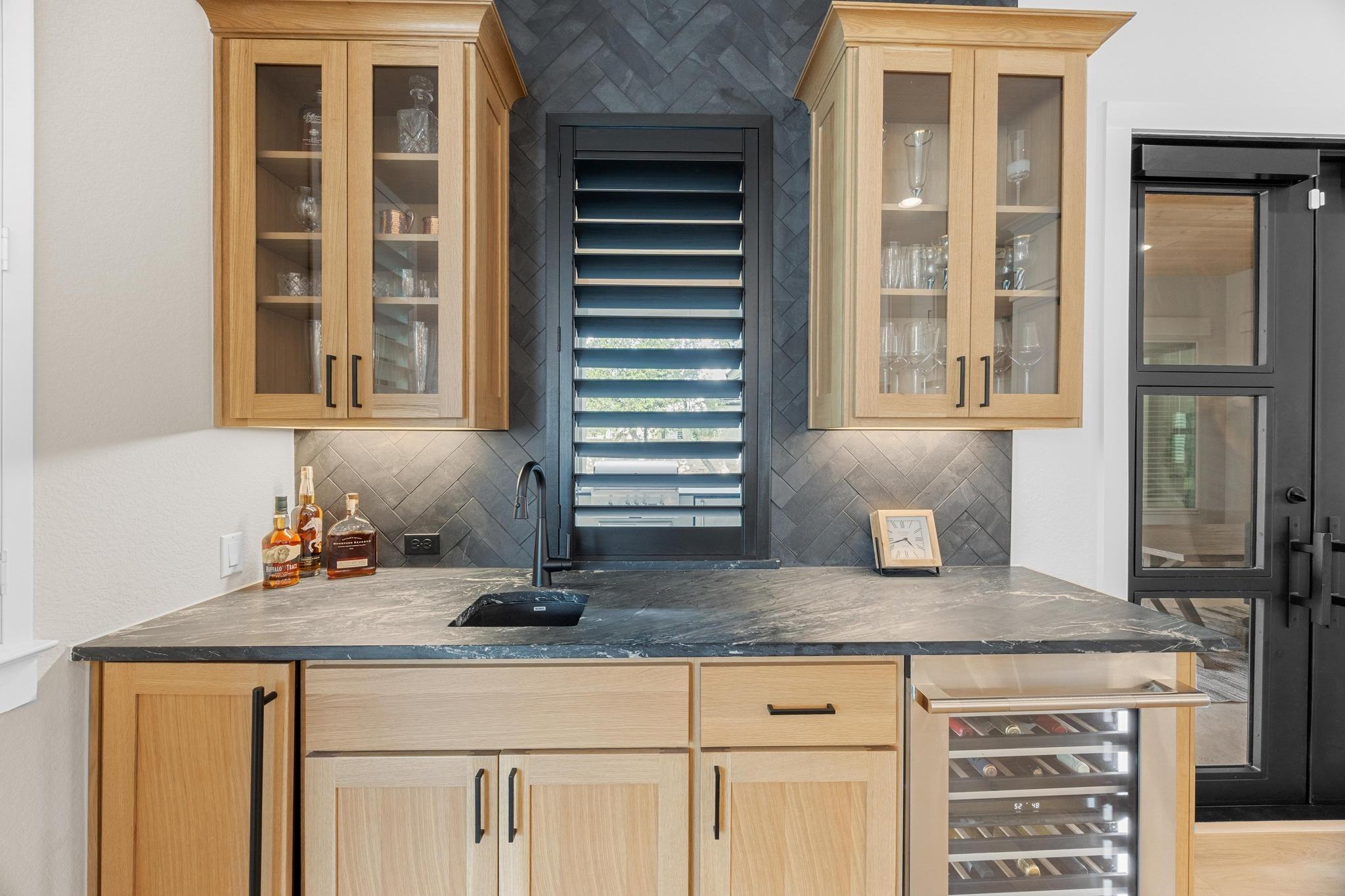 815 Flint Ridge Trl, Georgetown, TX 78628