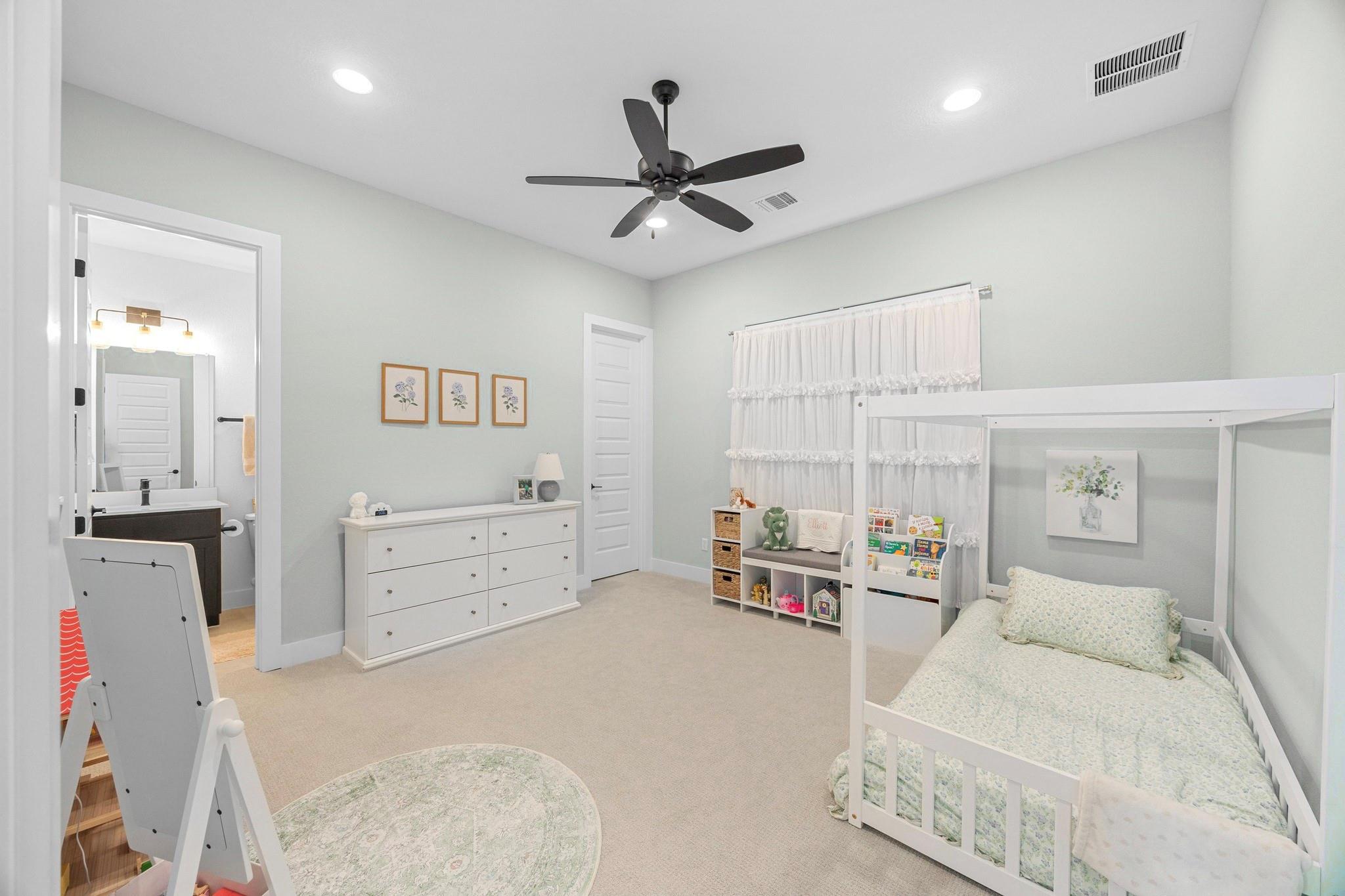 815 Flint Ridge Trl, Georgetown, TX 78628