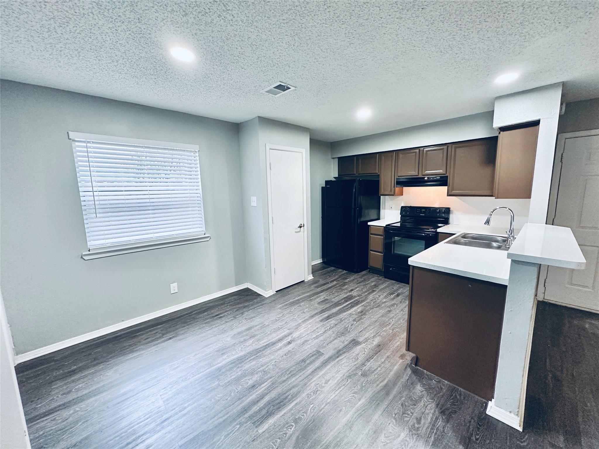 5507 Rose Hill Cir # B, Austin, TX 78745