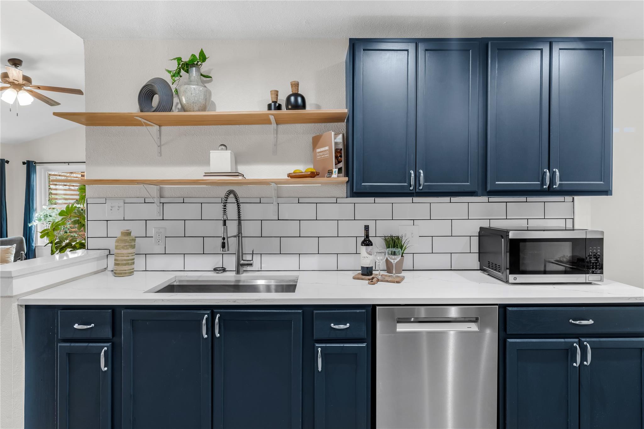 1822 Rainy Meadows Dr, Austin, TX 78758