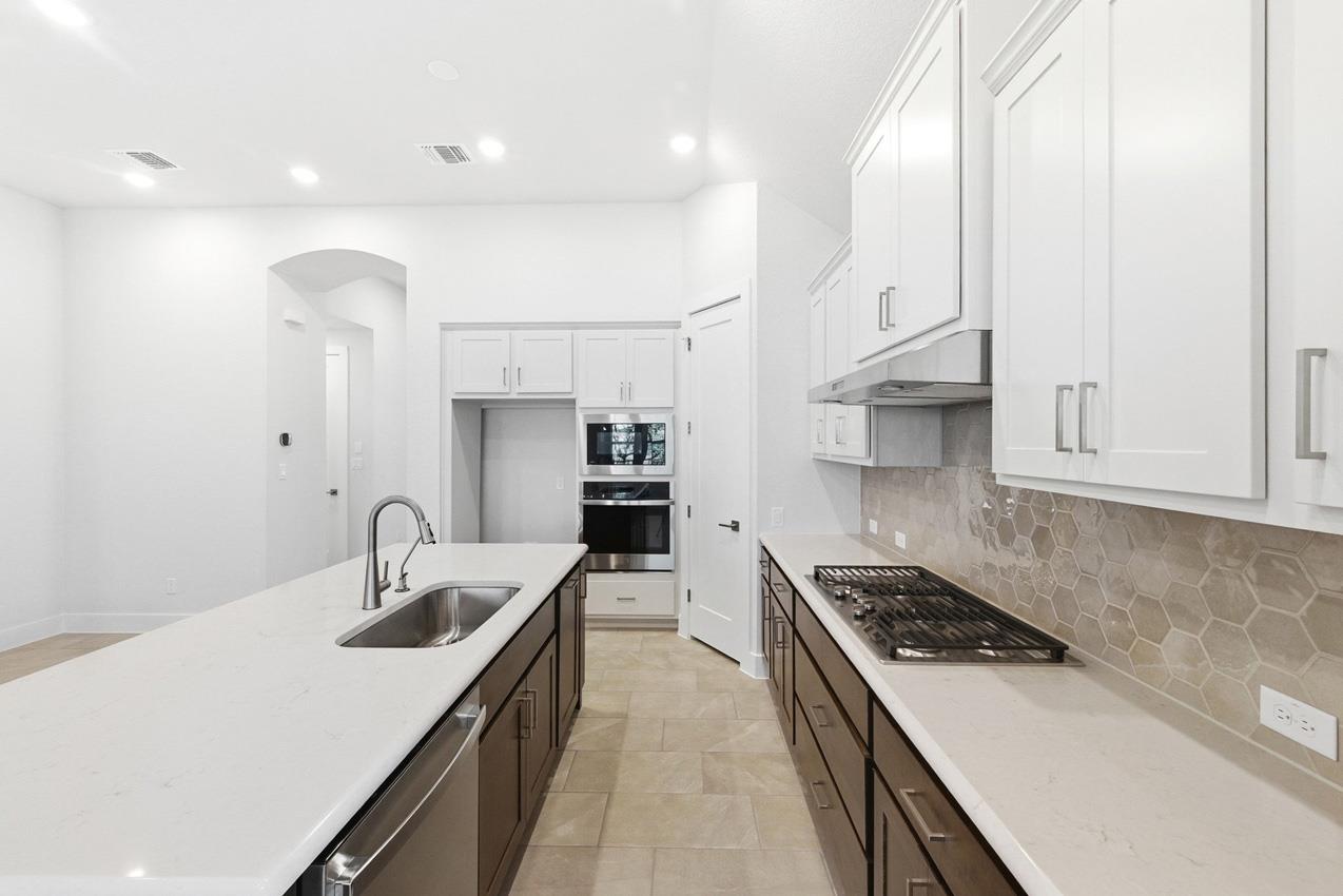 252 Basket Flower Loop, Kyle, TX 78640