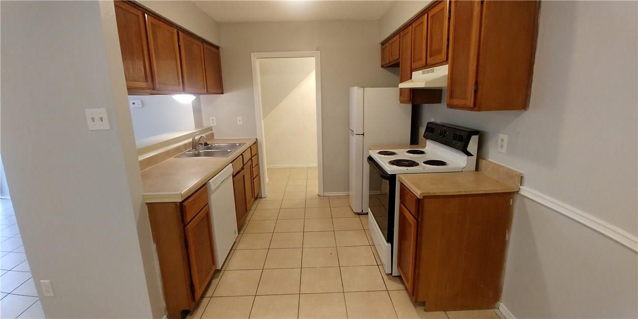 5616 Emerald Forest Dr # 103, Austin, TX 78745