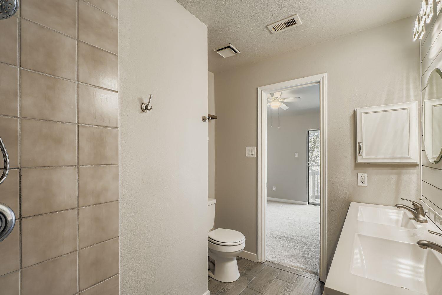 1827 River Crossing Cir # C, Austin, TX 78741