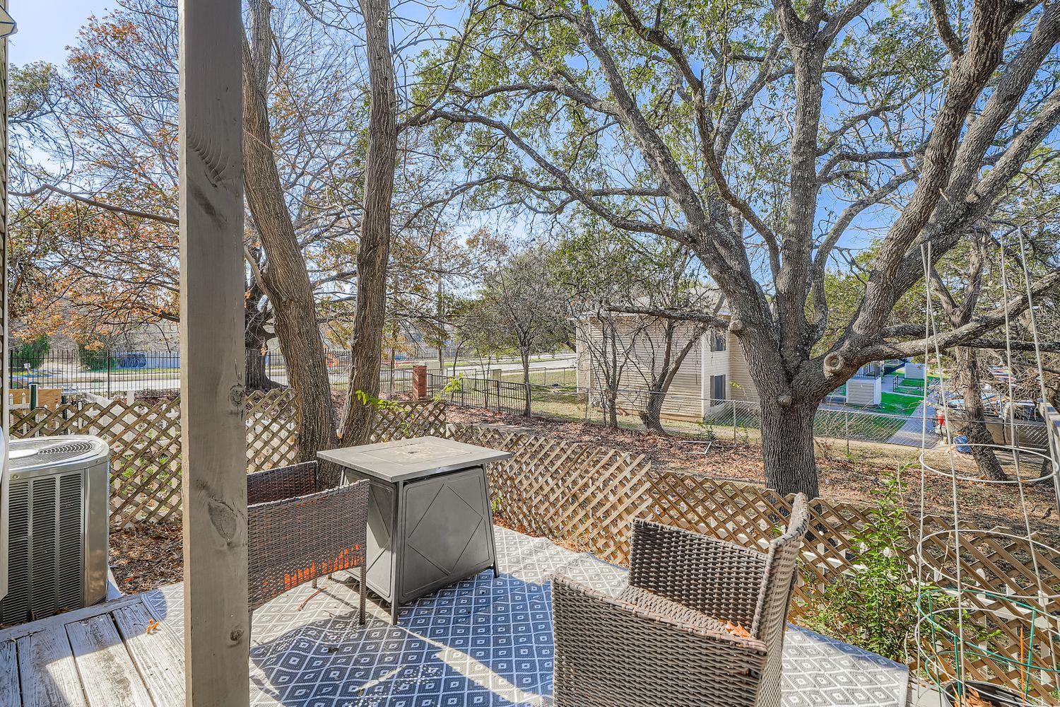 1827 River Crossing Cir # C, Austin, TX 78741