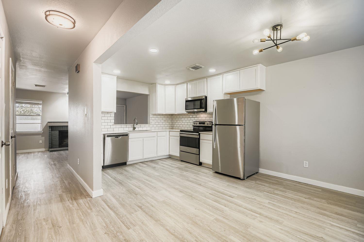 1827 River Crossing Cir # C, Austin, TX 78741