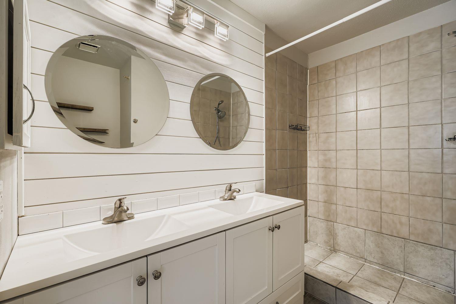 1827 River Crossing Cir # C, Austin, TX 78741