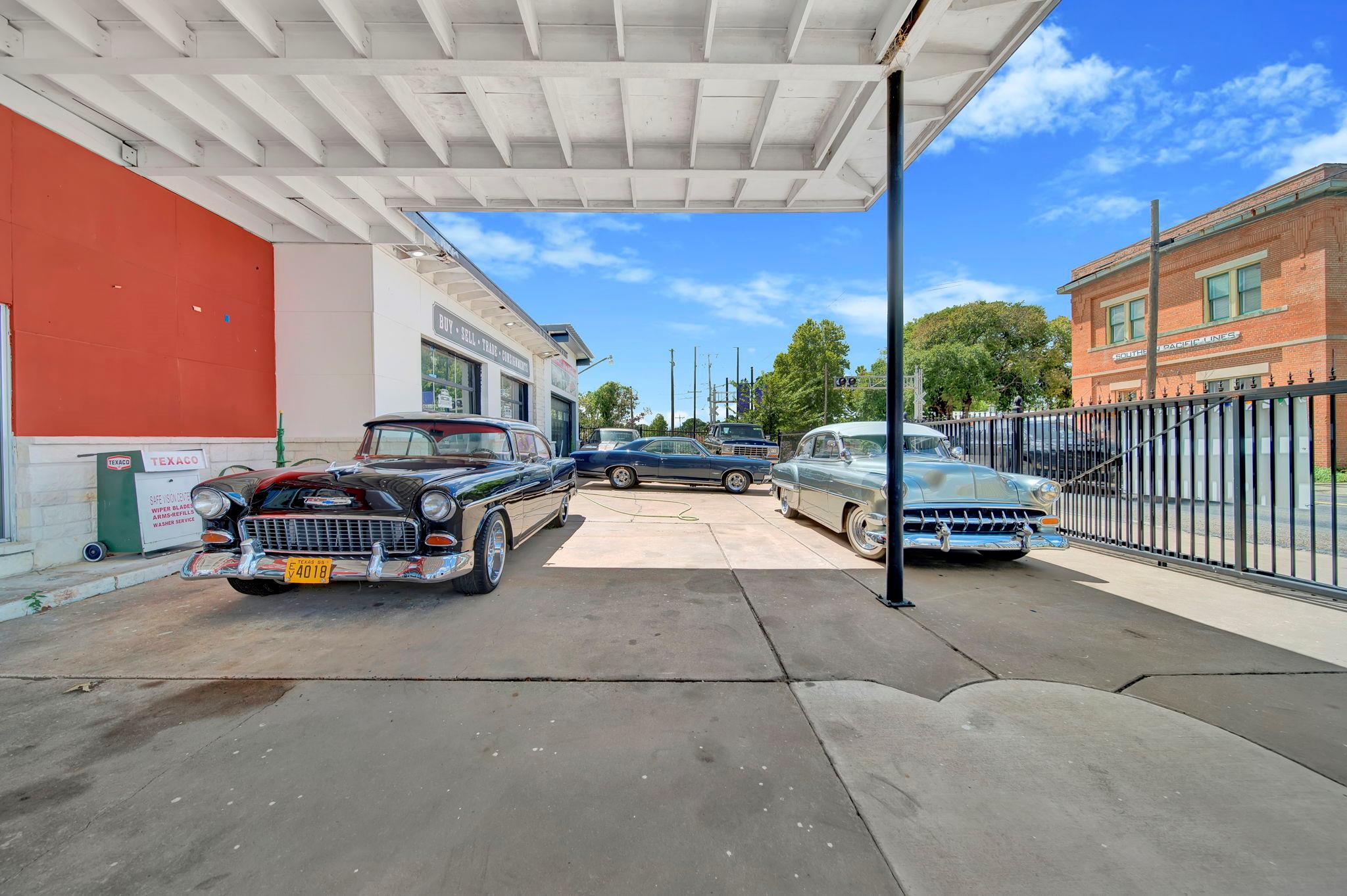 301 S Market St, Brenham, TX 77833