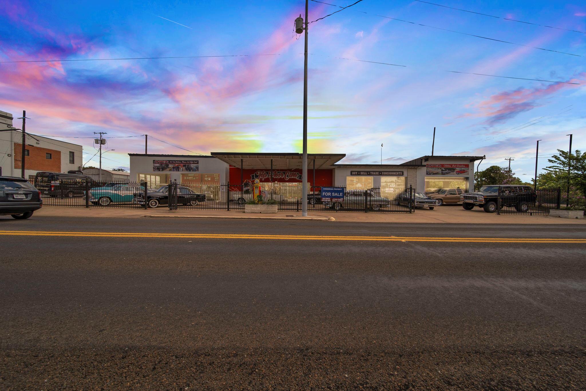 301 S Market St, Brenham, TX 77833