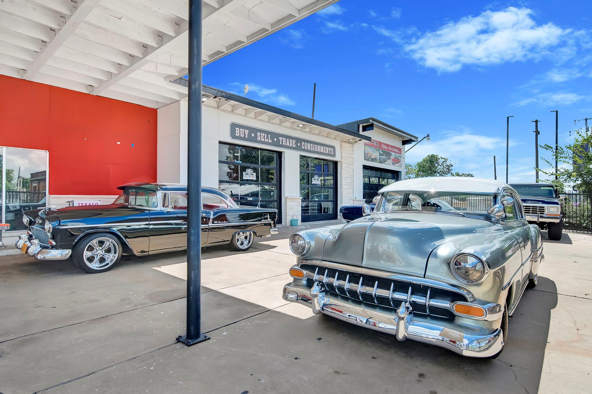 301 S Market St, Brenham, TX 77833