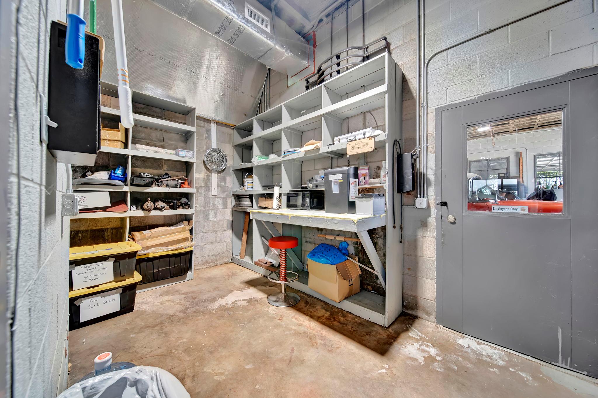 301 S Market St, Brenham, TX 77833