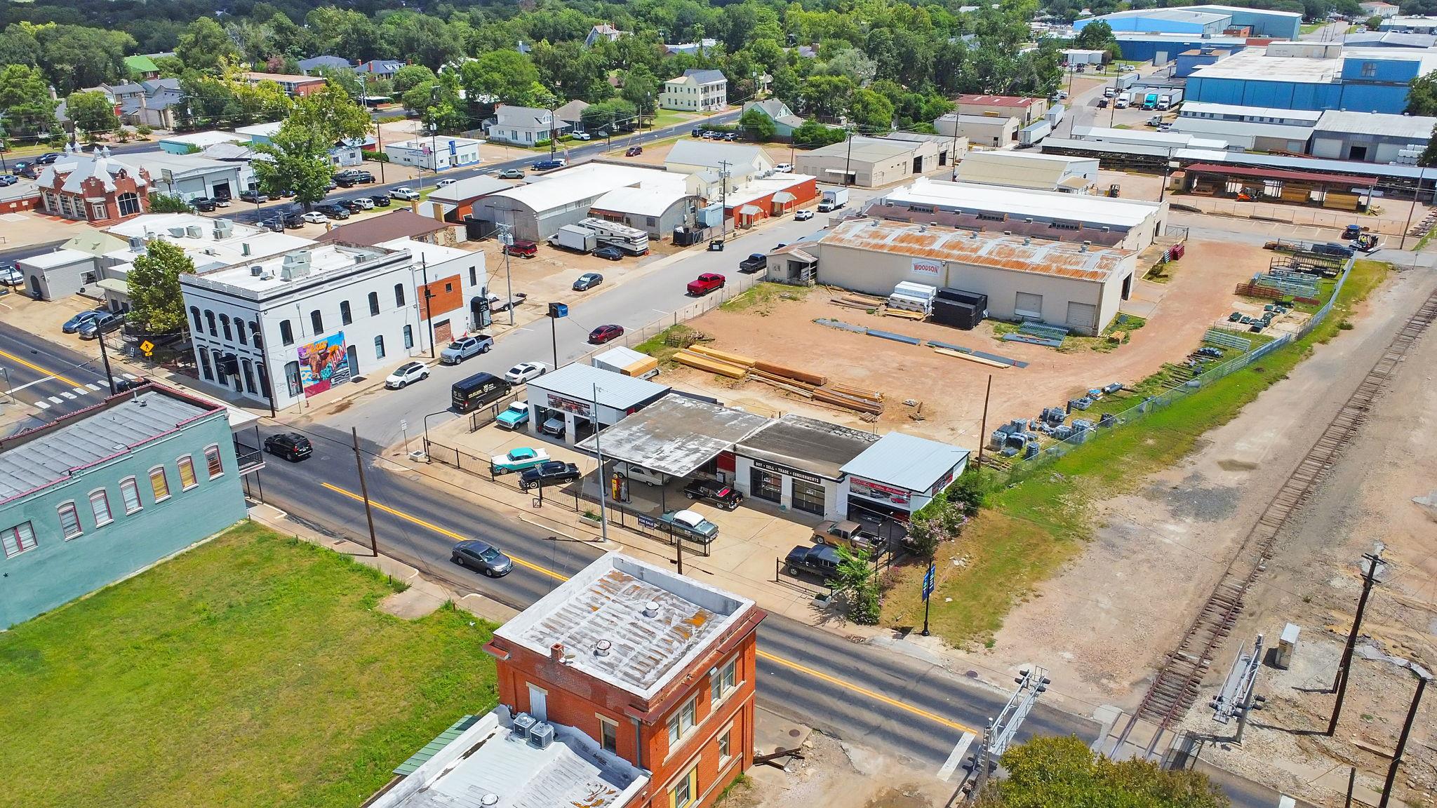 301 S Market St, Brenham, TX 77833