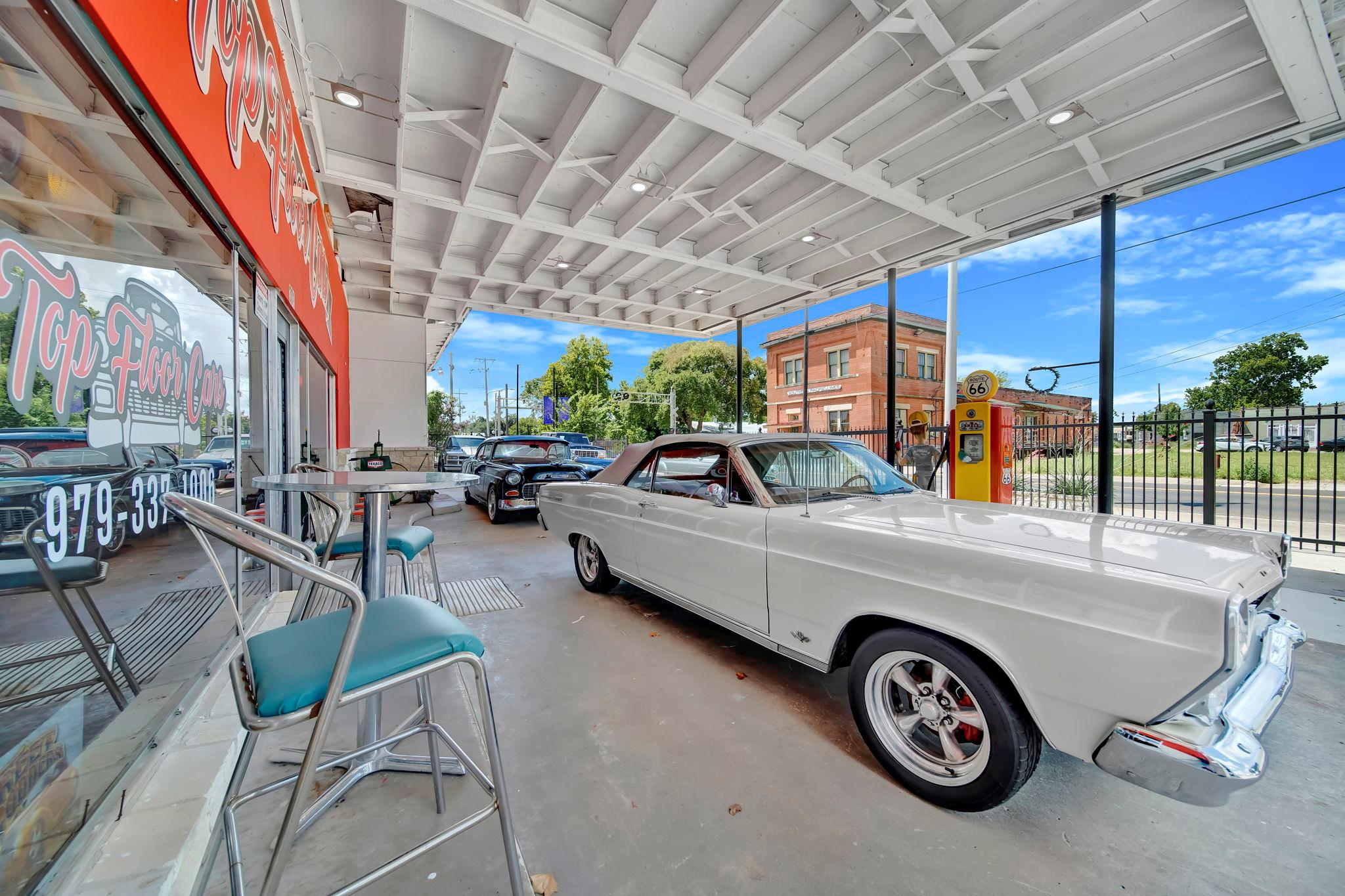 301 S Market St, Brenham, TX 77833