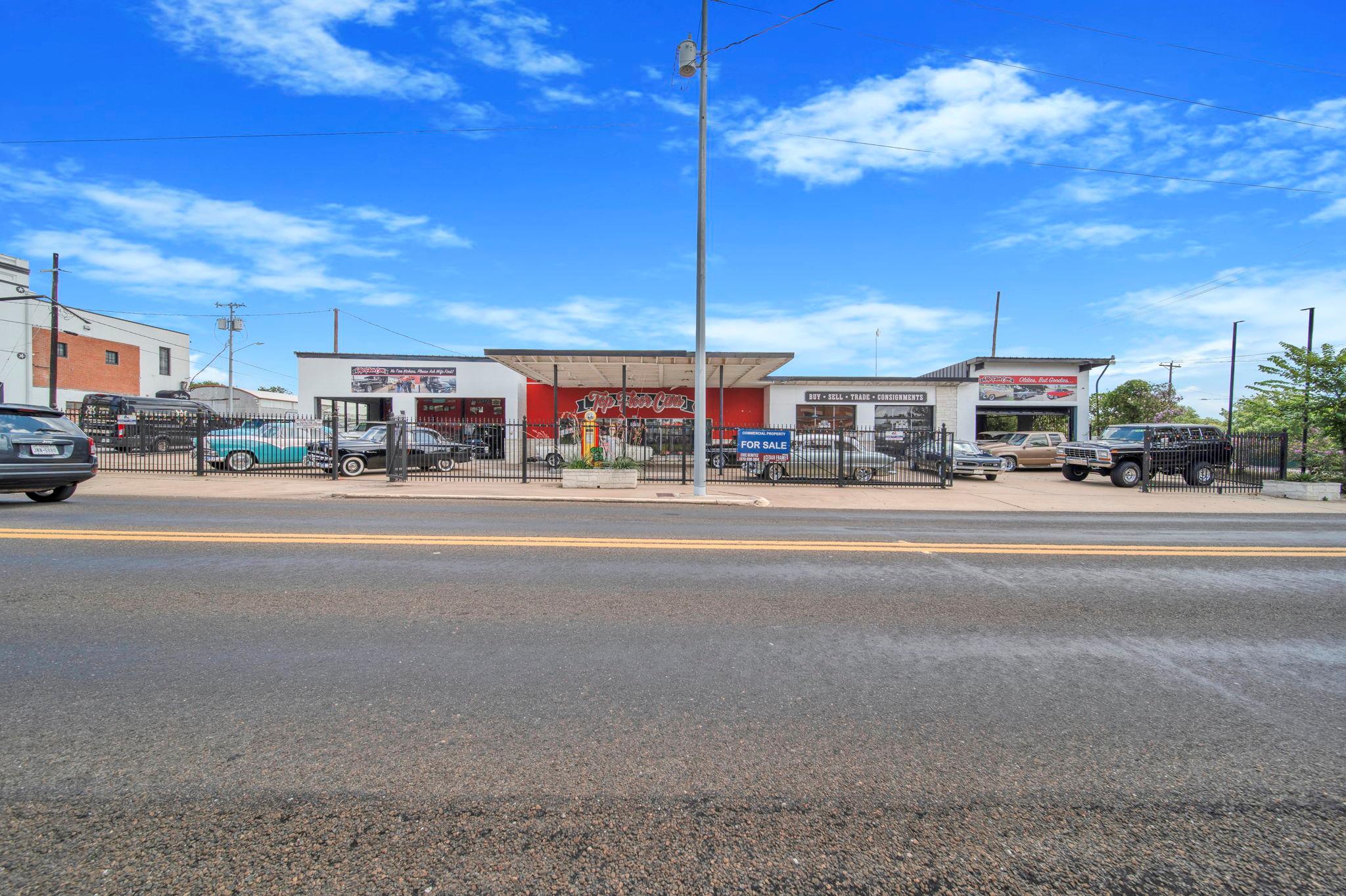 301 S Market St, Brenham, TX 77833