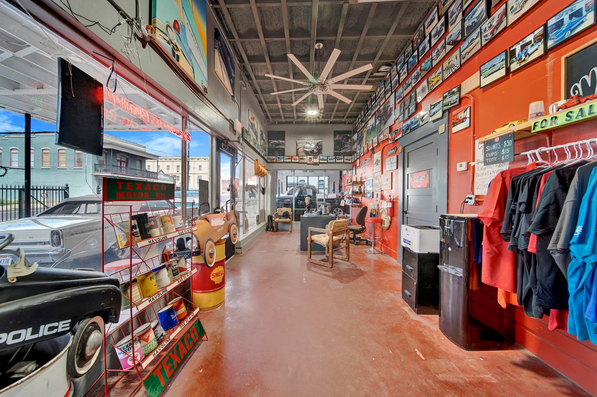 301 S Market St, Brenham, TX 77833