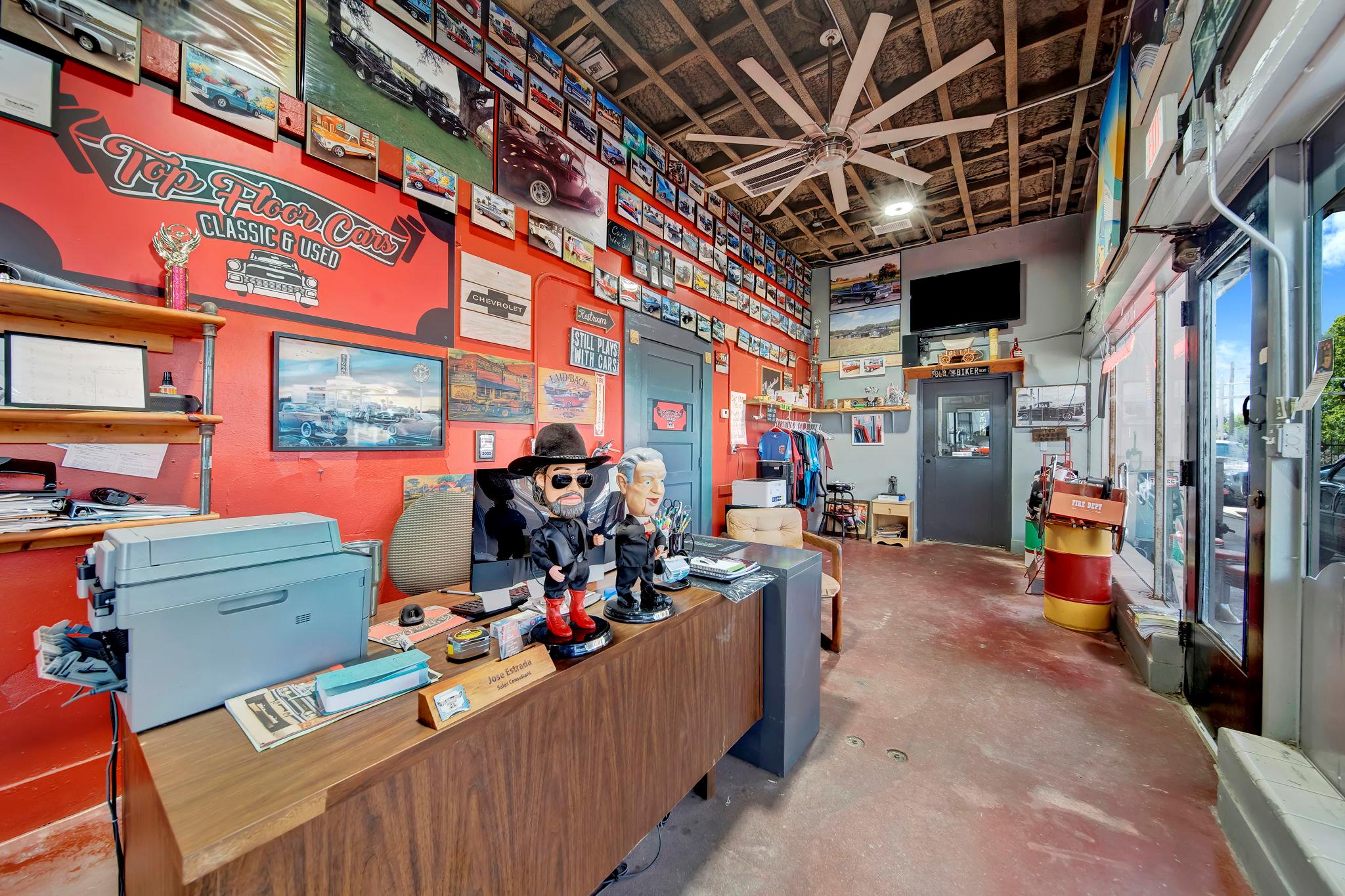 301 S Market St, Brenham, TX 77833