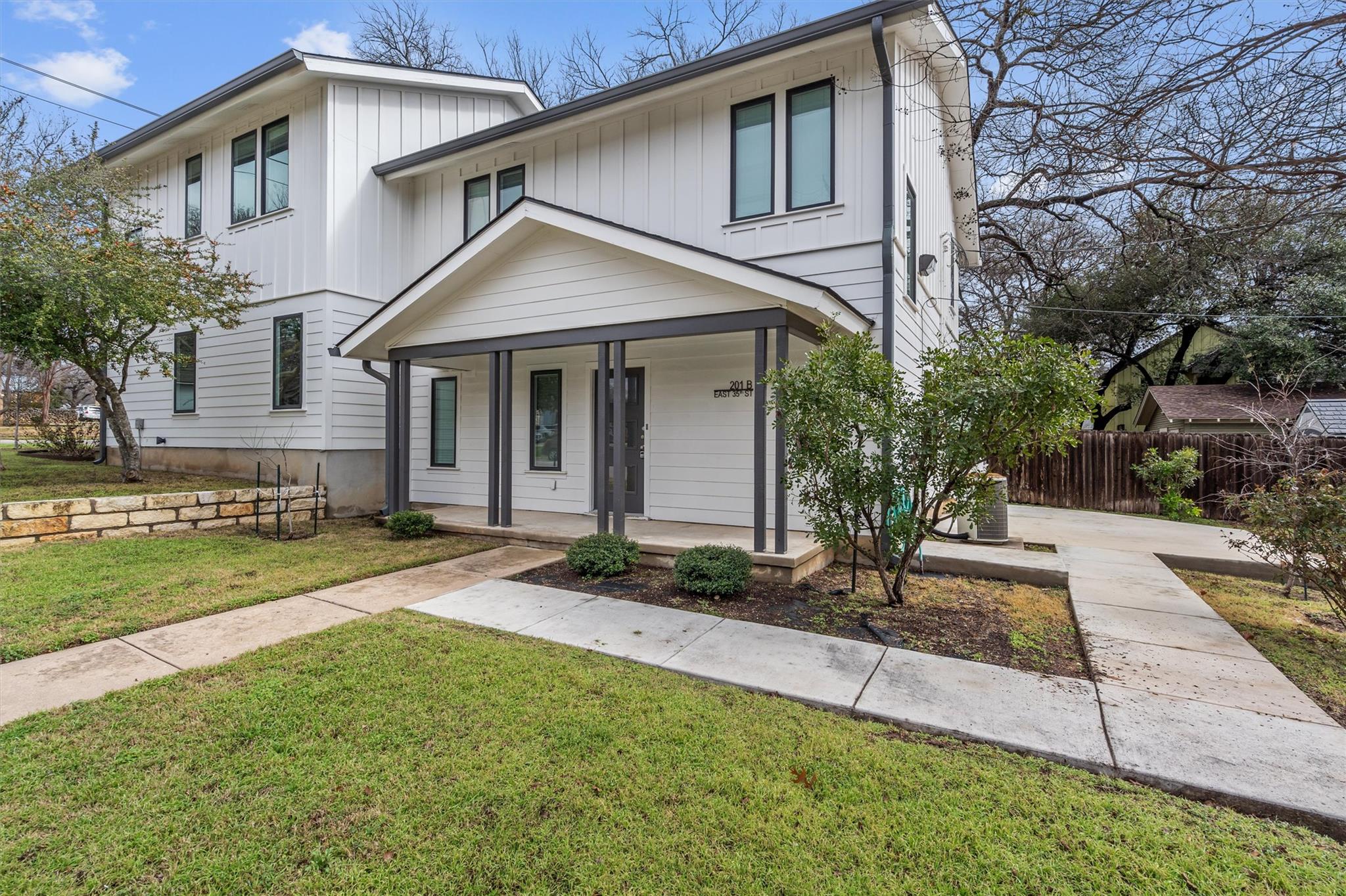 201 E 35th St # B, Austin, TX 78705