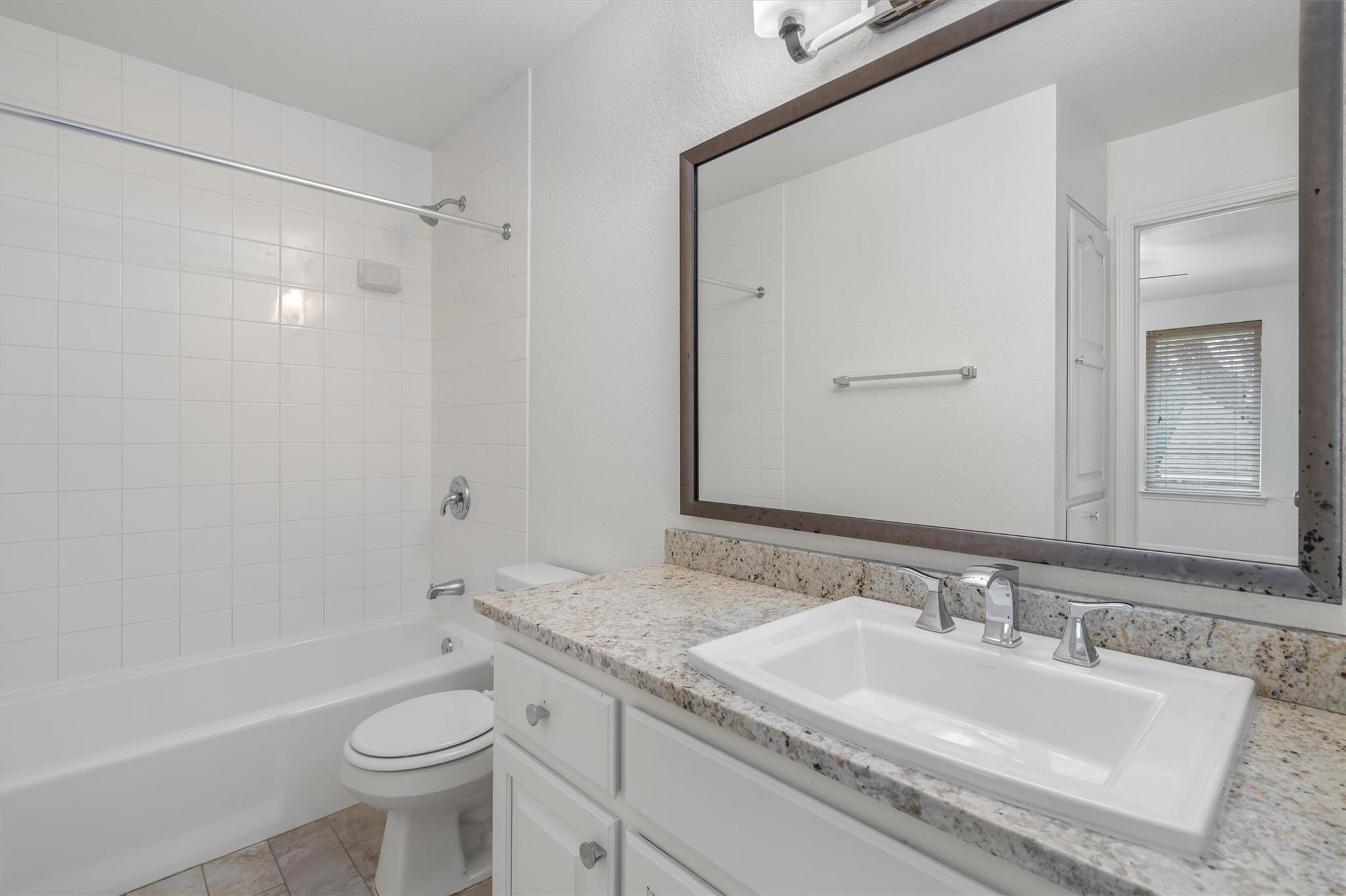 201 E 35th St # B, Austin, TX 78705