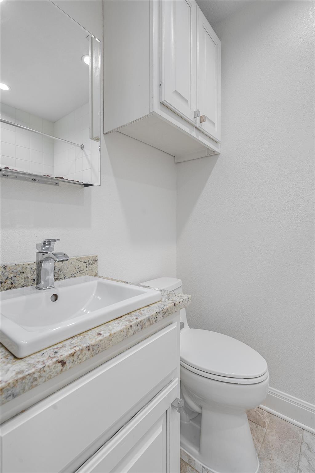 201 E 35th St # B, Austin, TX 78705