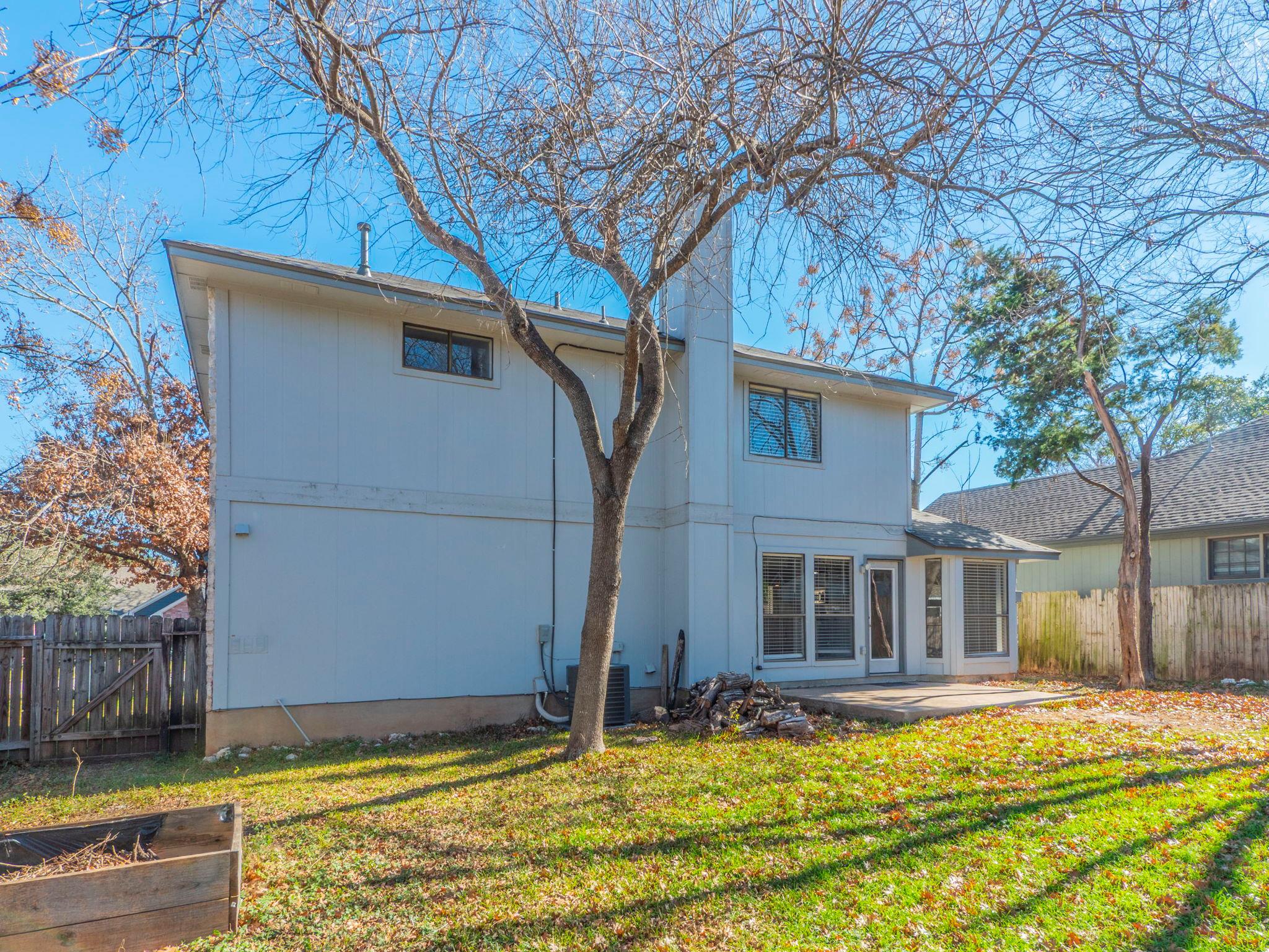 1807 Parkwood Dr, Leander, TX 78641