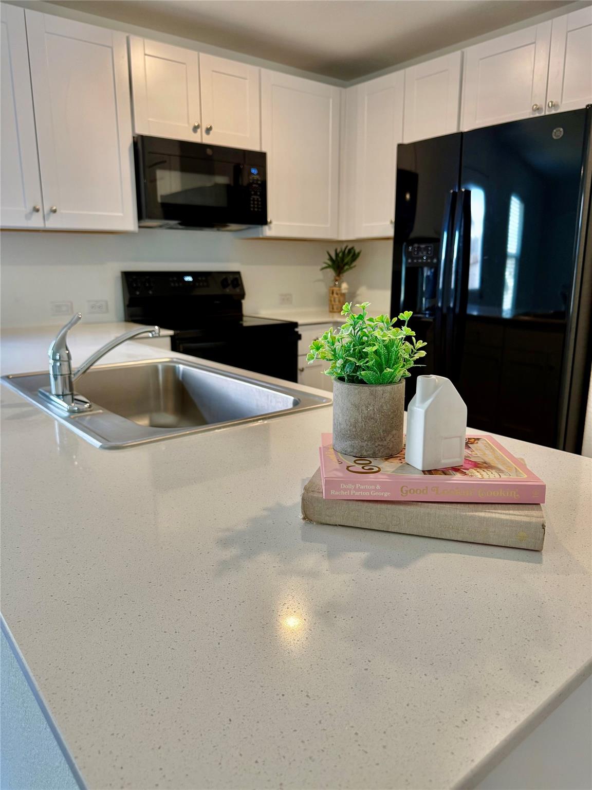 716 Commander Abbott Dr, Jarrell, TX 76537