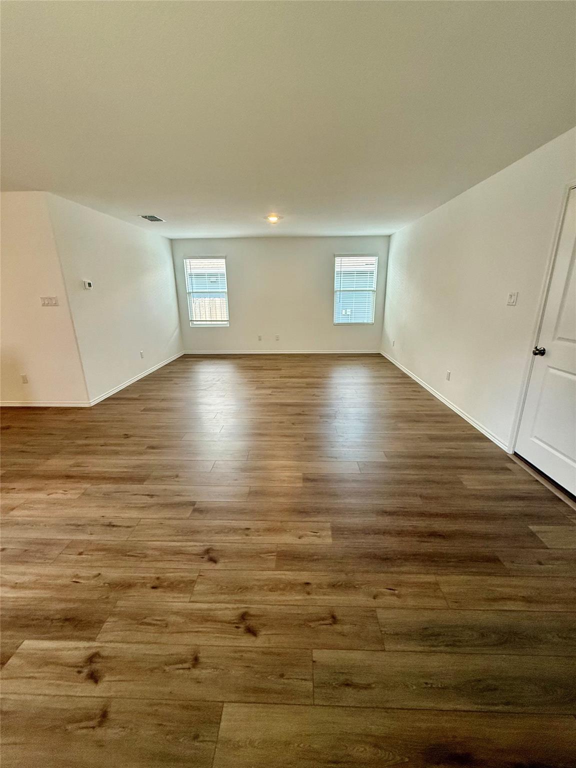 716 Commander Abbott Dr, Jarrell, TX 76537