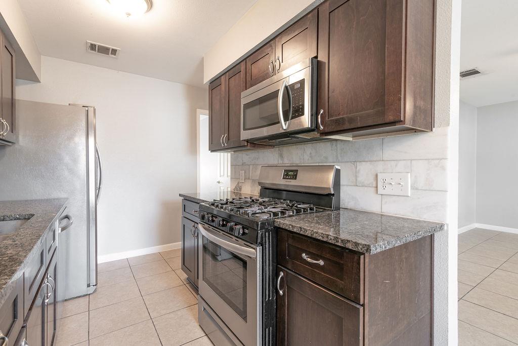 1810 Nicole Cir # B, Round Rock, TX 78664