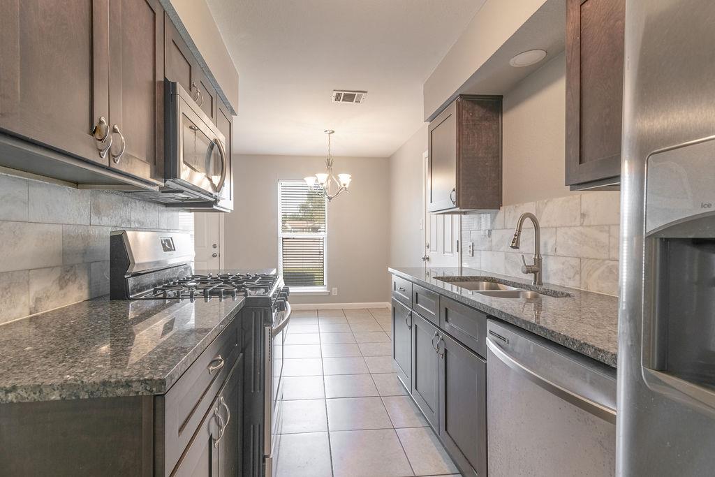 1810 Nicole Cir # B, Round Rock, TX 78664