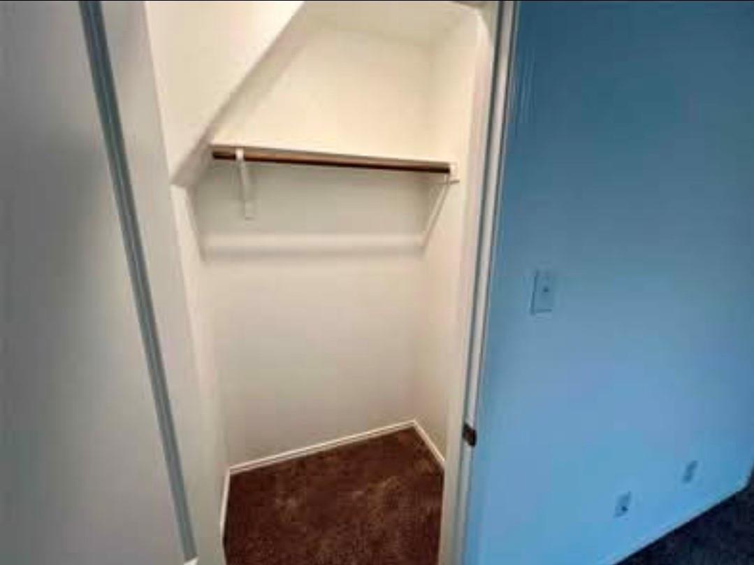 420 Halfmoon Dr, Lockhart, TX 78644