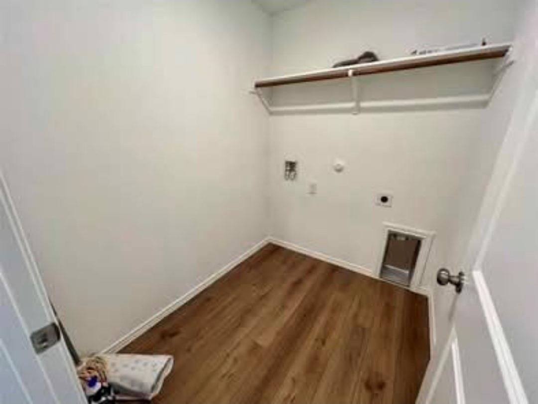 420 Halfmoon Dr, Lockhart, TX 78644