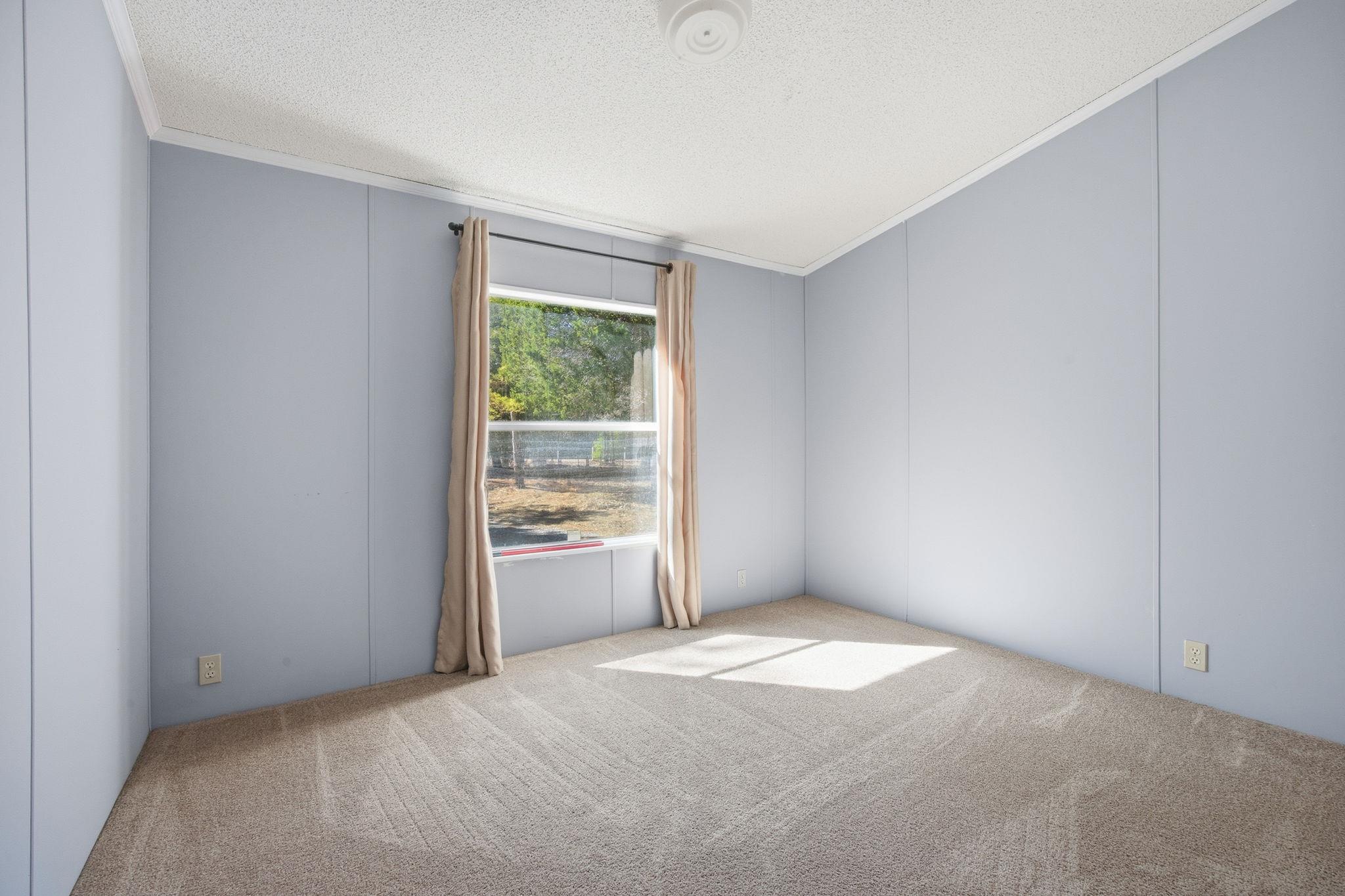 182 Wayside Ct, Elgin, TX 78621