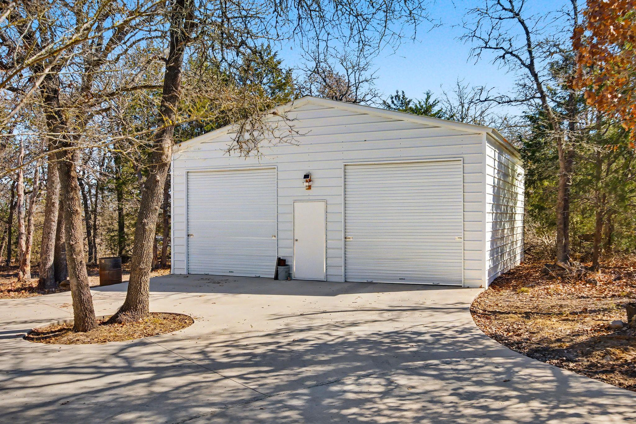 182 Wayside Ct, Elgin, TX 78621