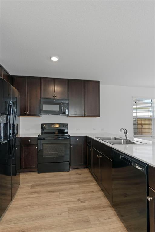 444 Marty Allen Loop, Jarrell, TX 76537