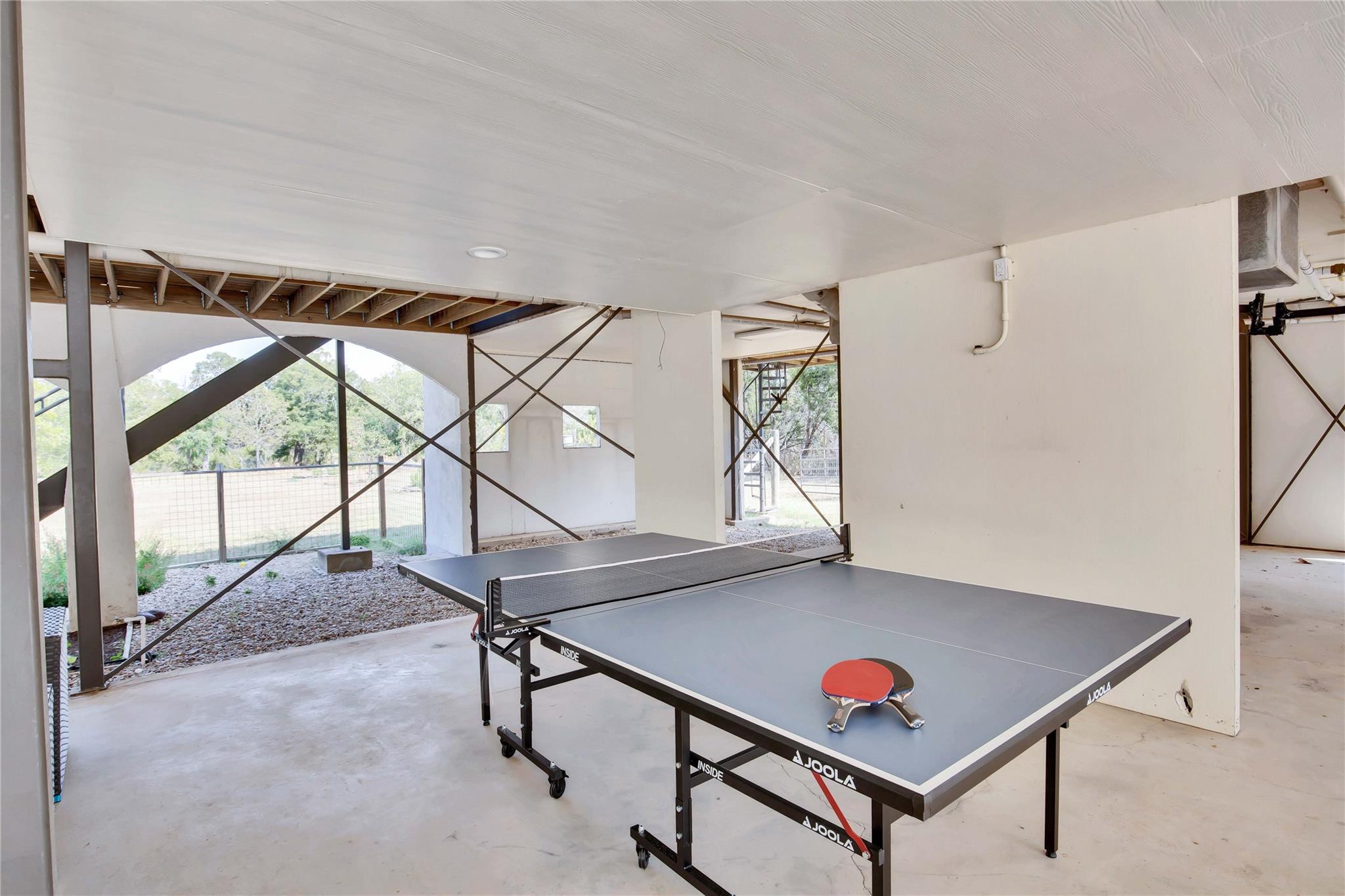 609 S Creekwood Dr, Driftwood, TX 78619