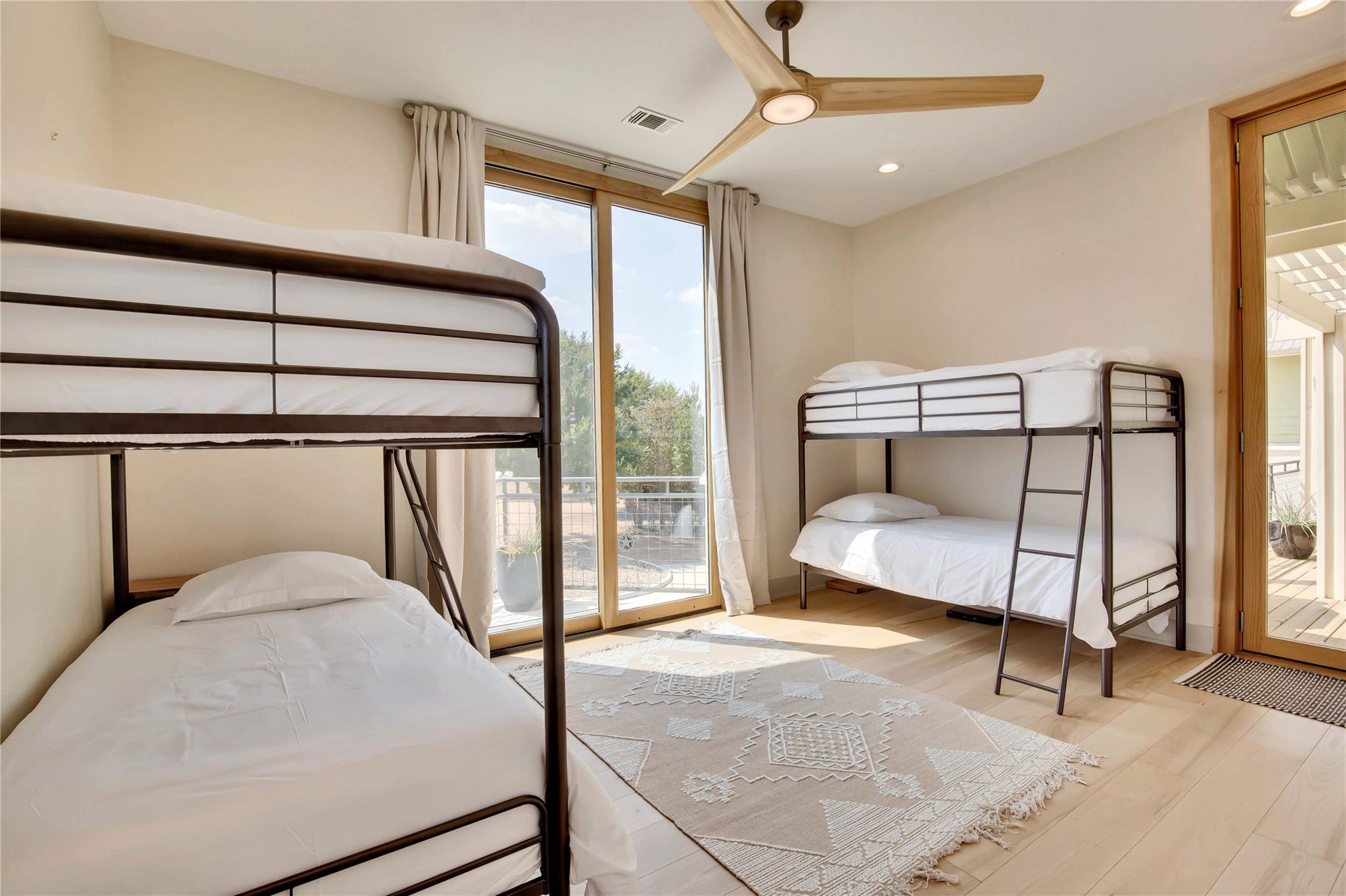 609 S Creekwood Dr, Driftwood, TX 78619