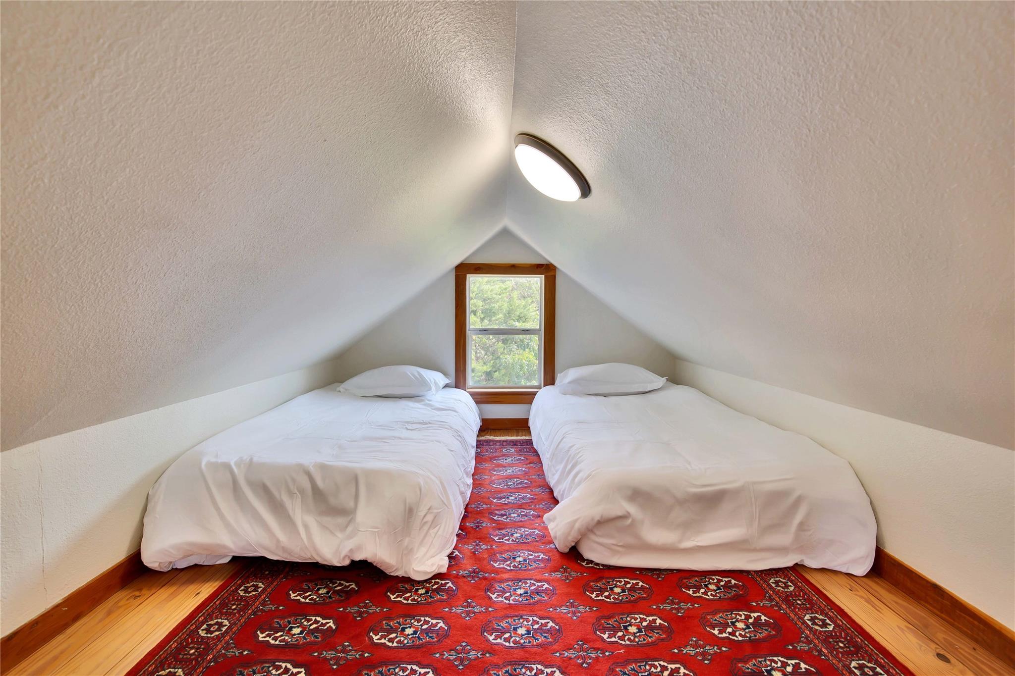 609 S Creekwood Dr, Driftwood, TX 78619