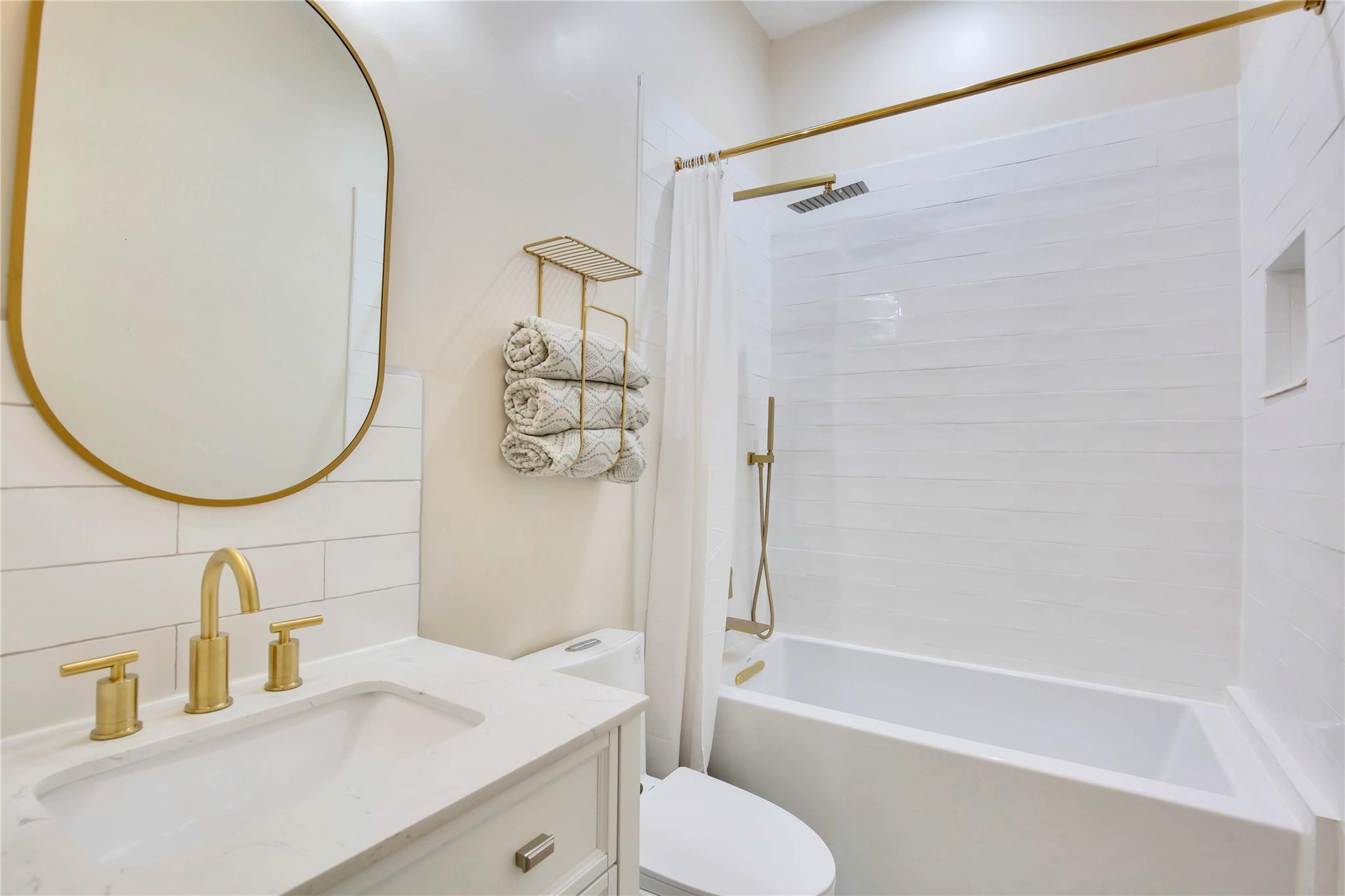 609 S Creekwood Dr, Driftwood, TX 78619