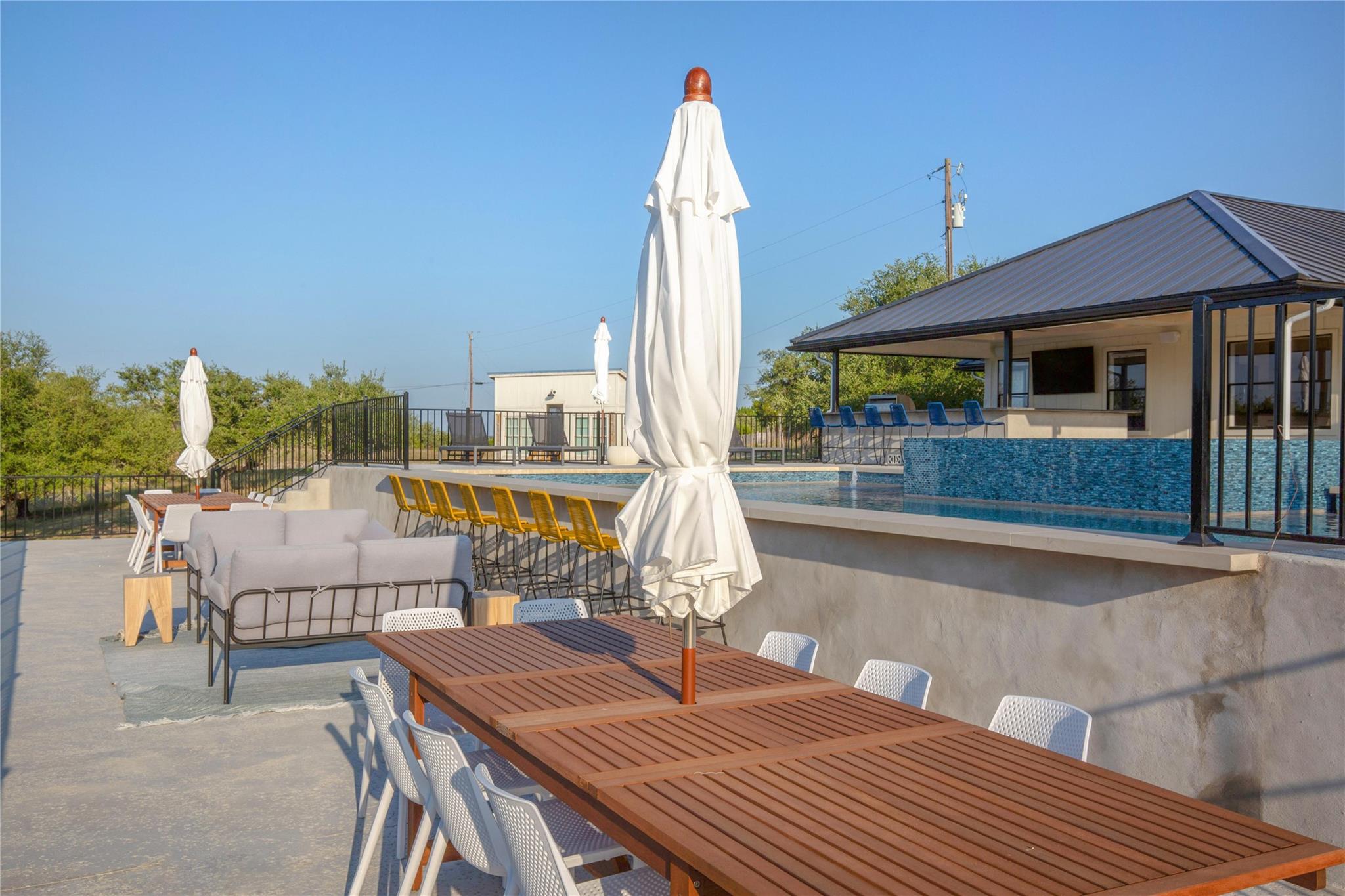 171 Hart Ln, Dripping Springs, TX 78620