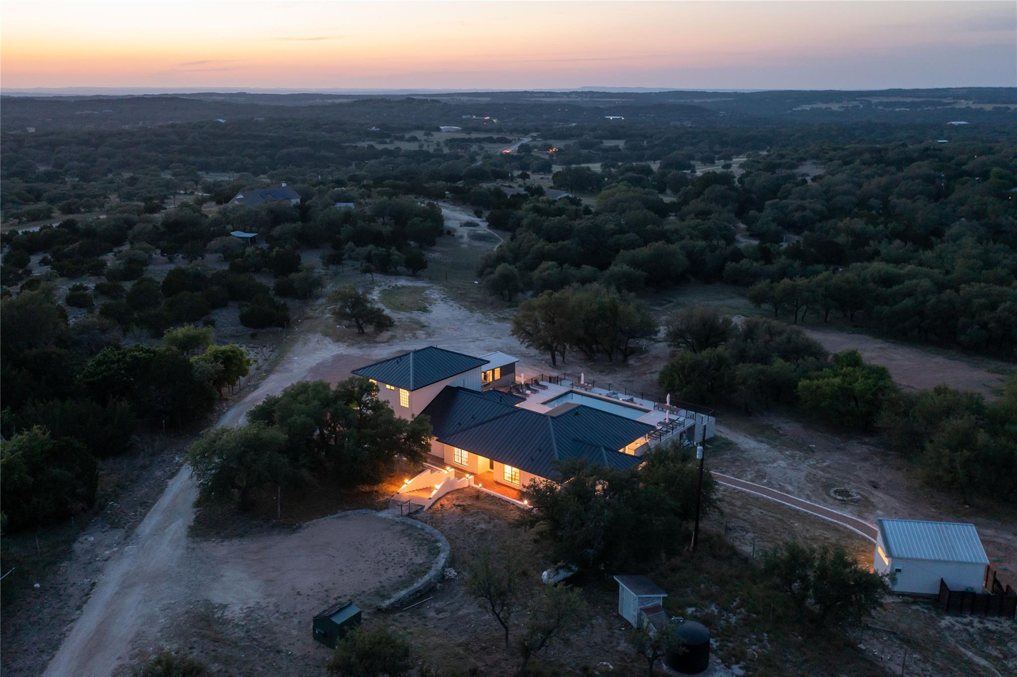 171 Hart Ln, Dripping Springs, TX 78620
