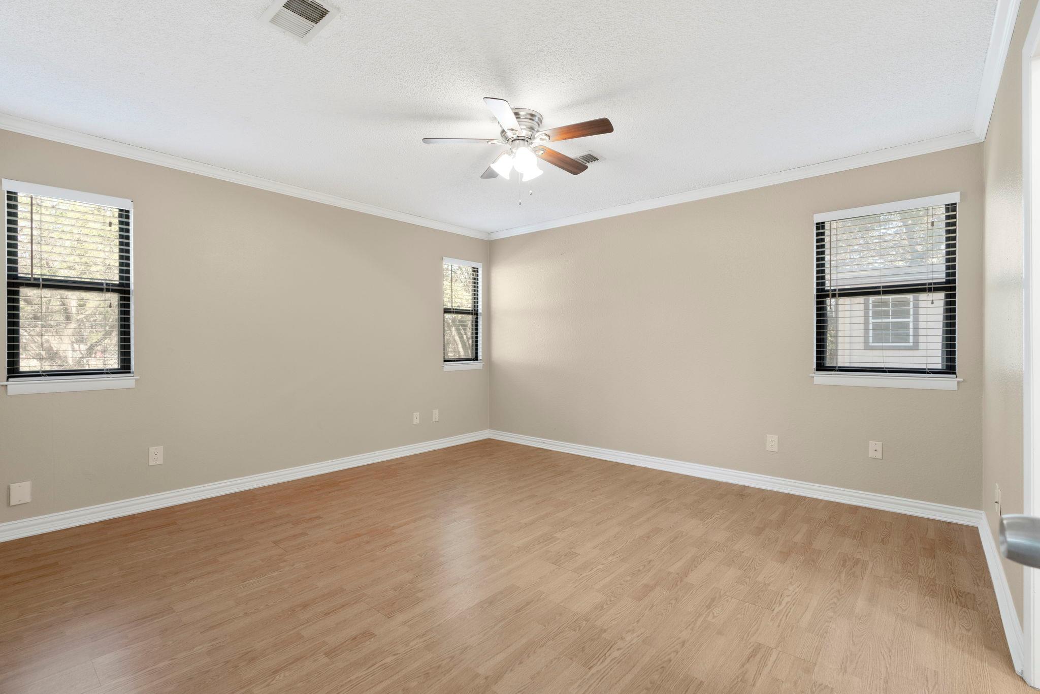 500 Grand Prairie Cir, Dripping Springs, TX 78620