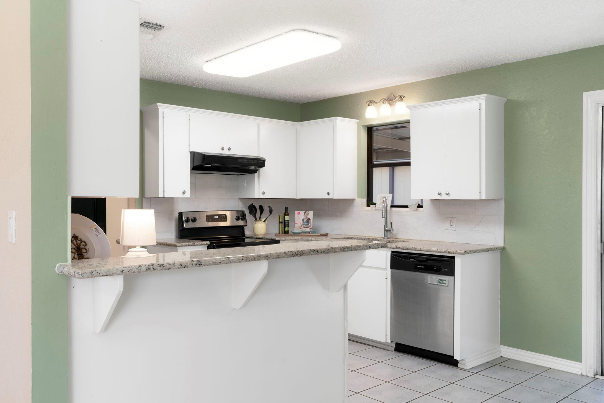 500 Grand Prairie Cir, Dripping Springs, TX 78620