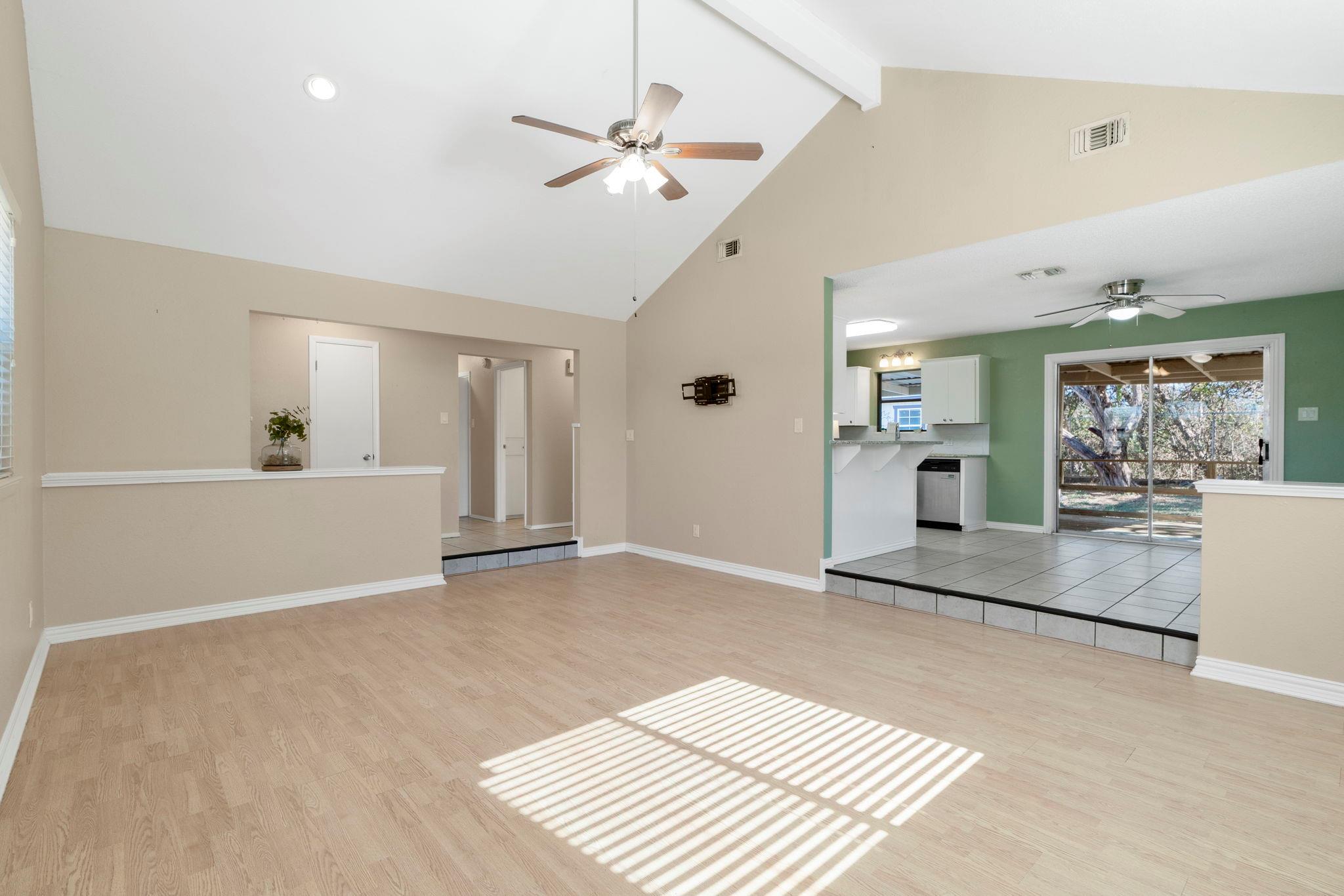 500 Grand Prairie Cir, Dripping Springs, TX 78620