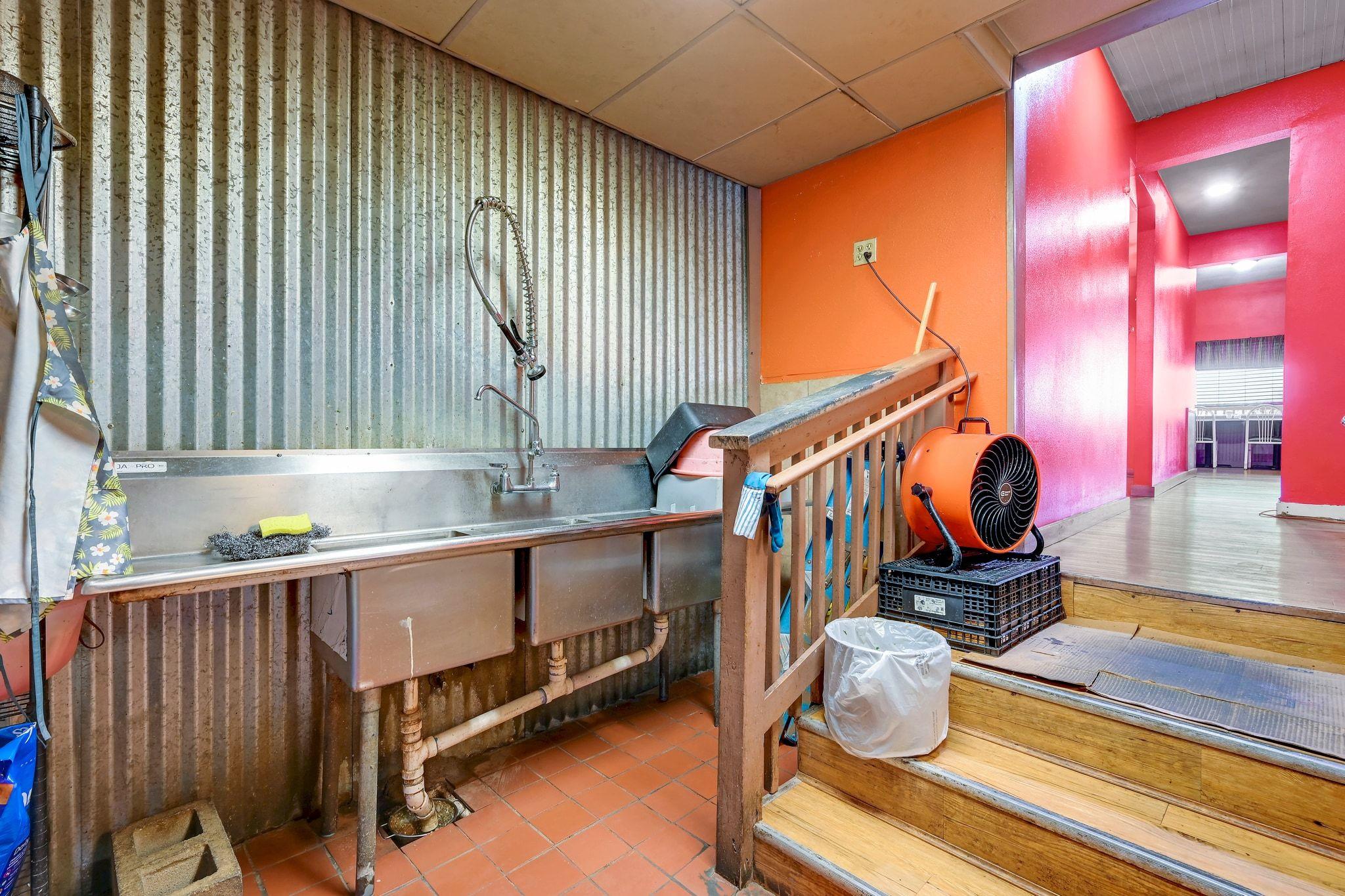 14100 Camino Real, Niederwald, TX 78640