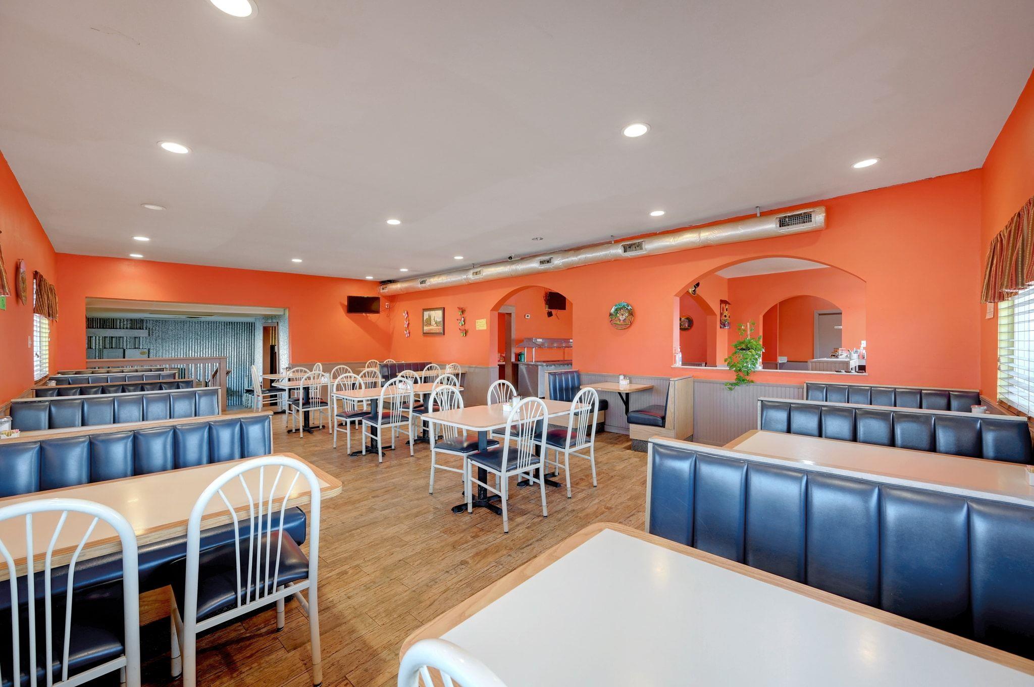 14100 Camino Real, Niederwald, TX 78640