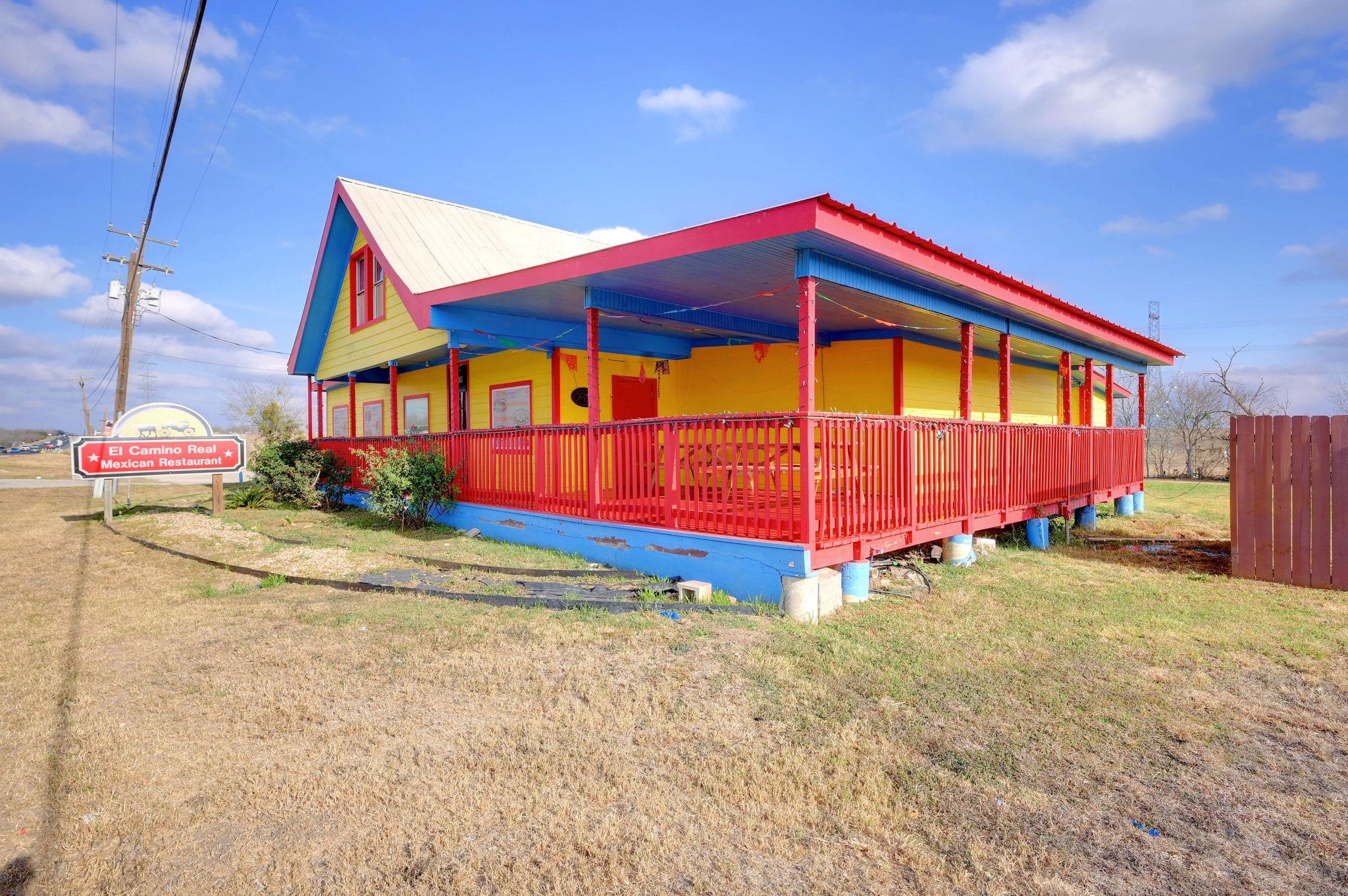 14100 Camino Real, Niederwald, TX 78640