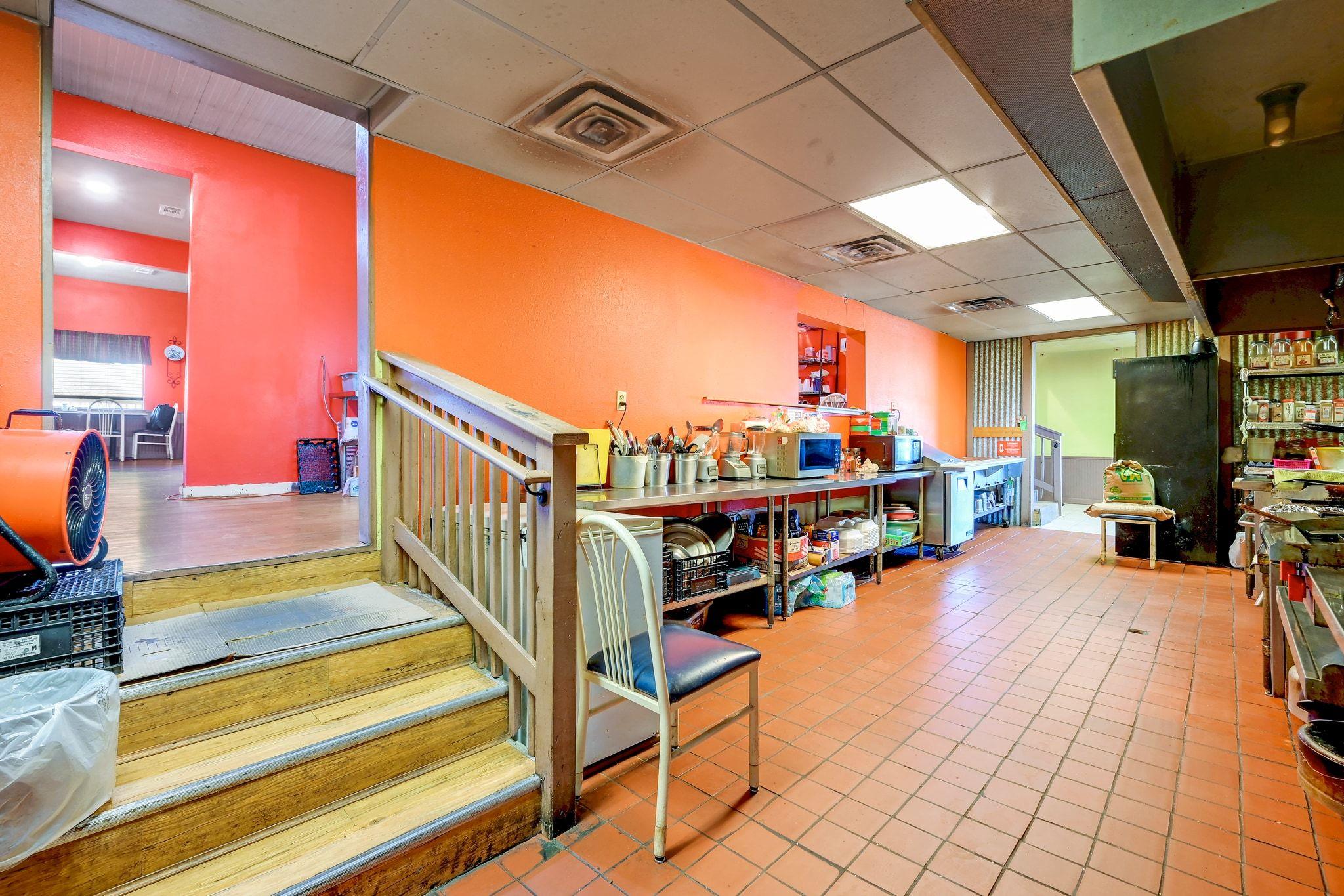 14100 Camino Real, Niederwald, TX 78640